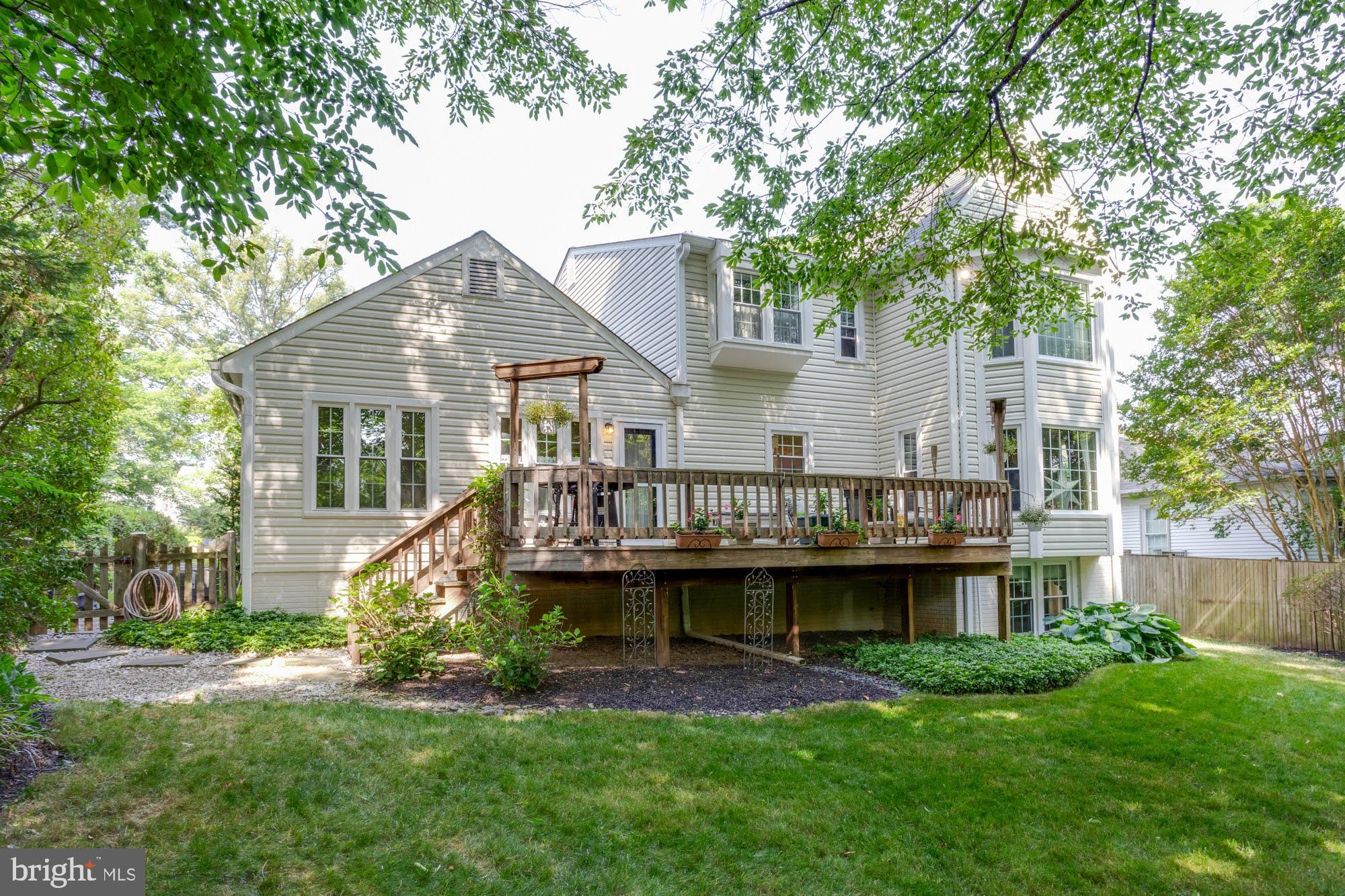 LONGWOOD GROVE - Residential