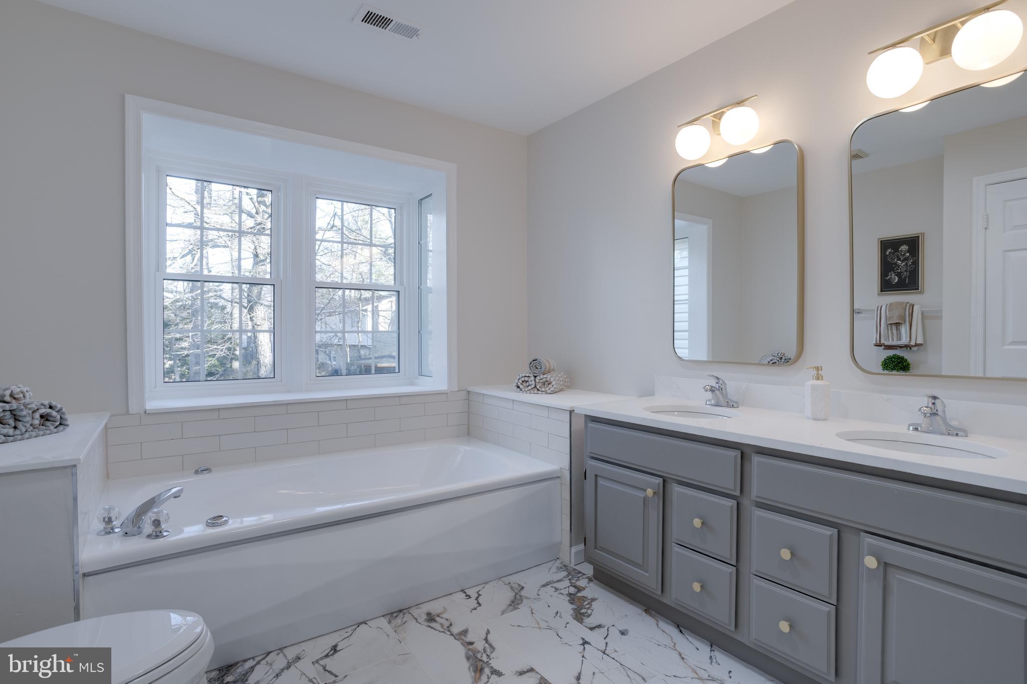 LONGWOOD GROVE - Residential