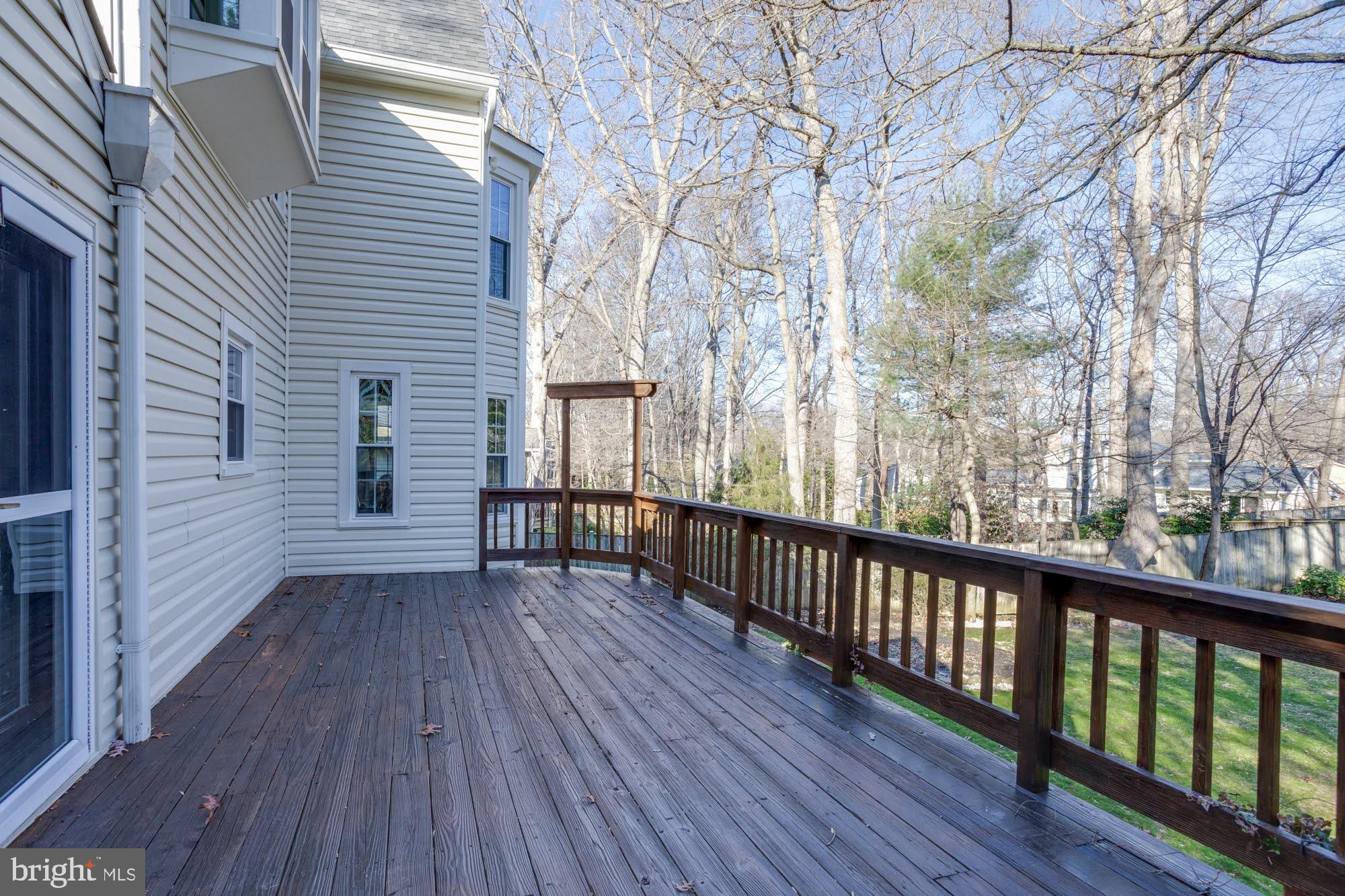 LONGWOOD GROVE - Residential