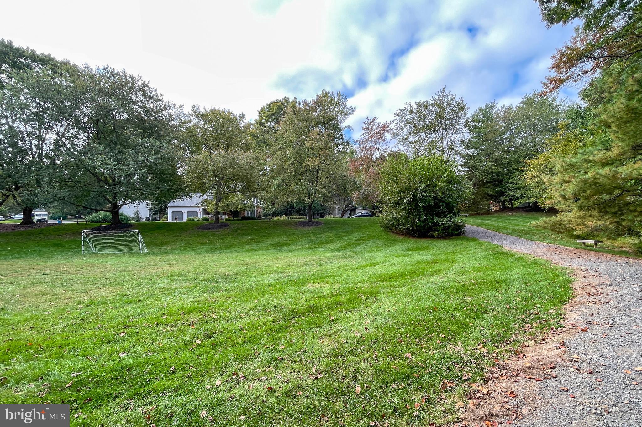 LONGWOOD GROVE - Residential