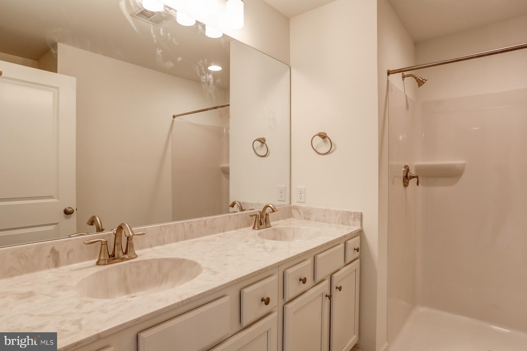 LAUREL ESTATES - Residential