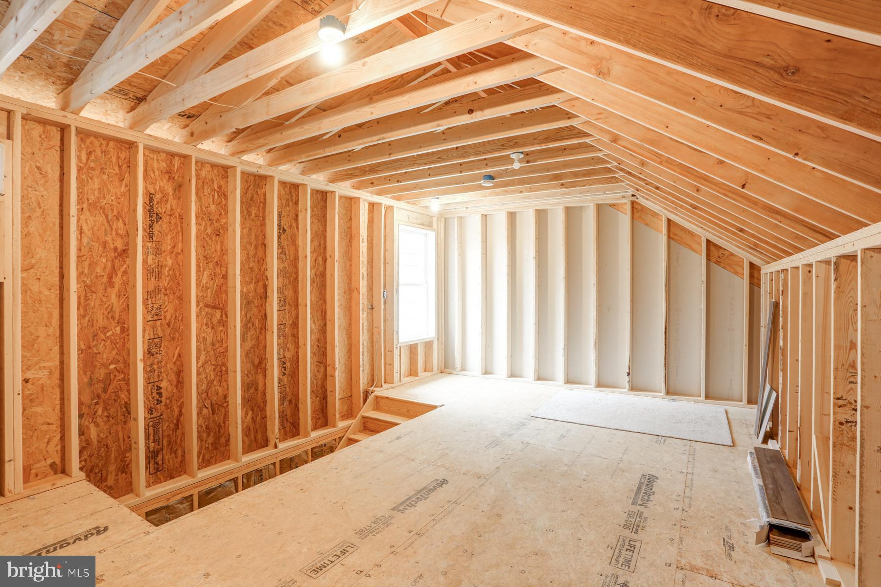 LAUREL ESTATES - Residential