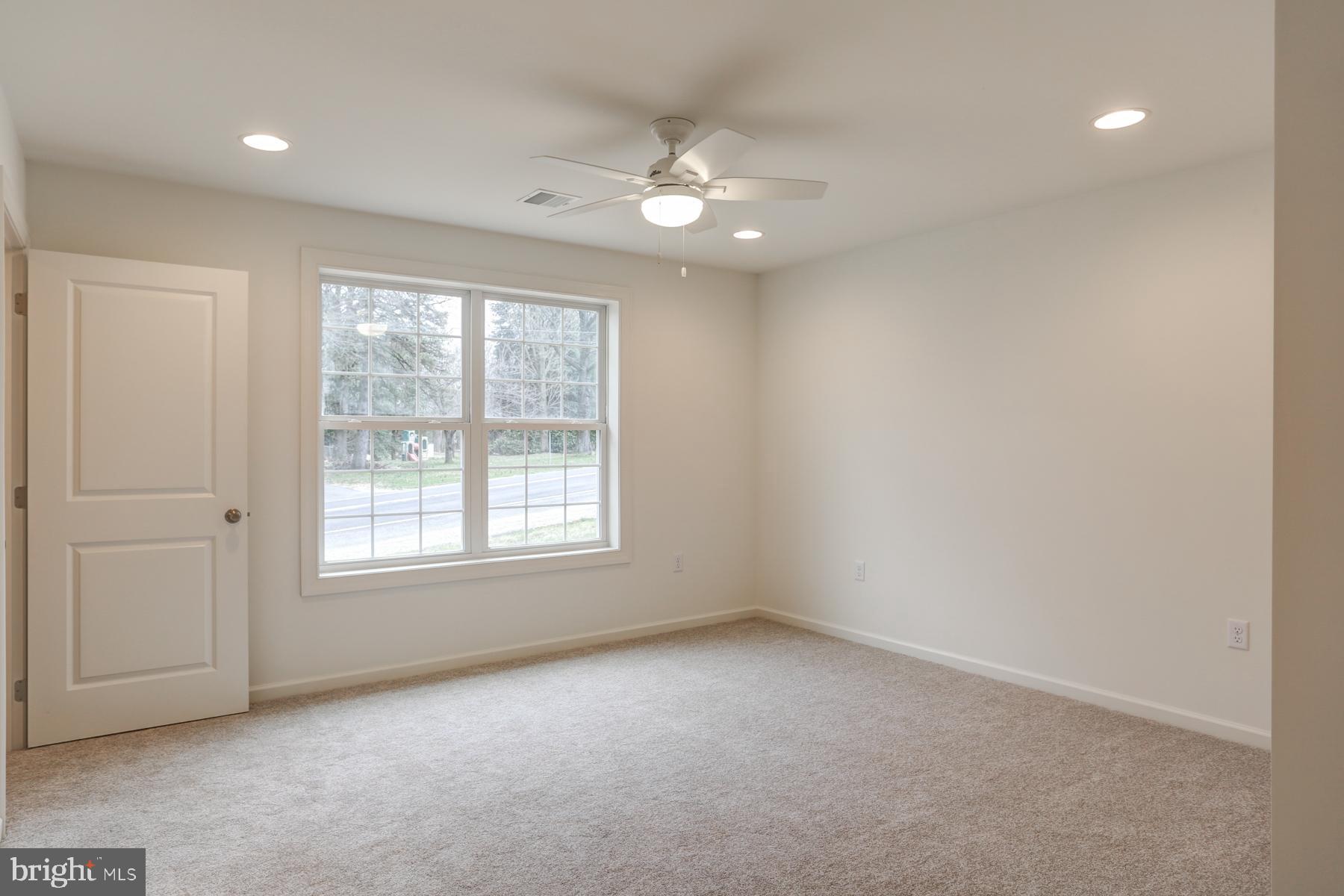 LAUREL ESTATES - Residential