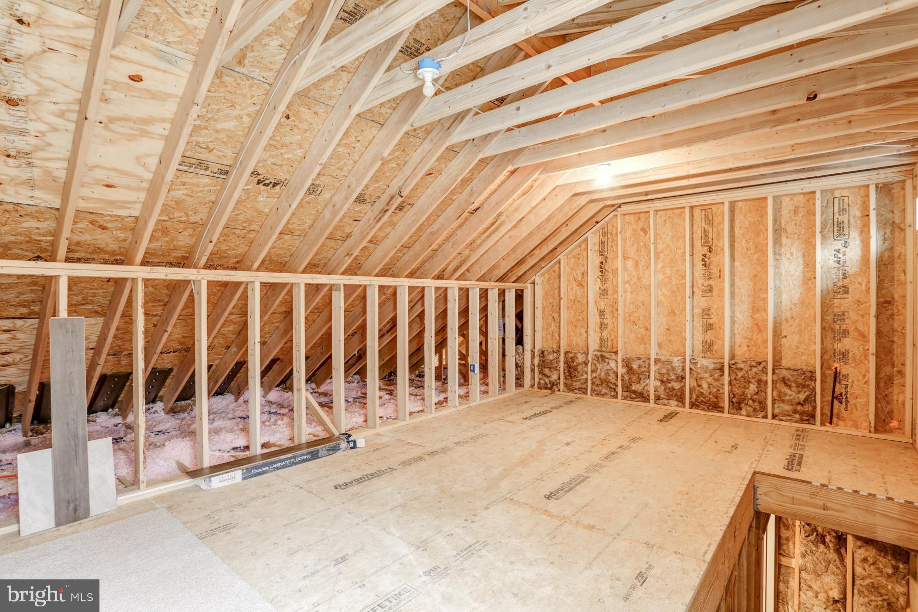 LAUREL ESTATES - Residential