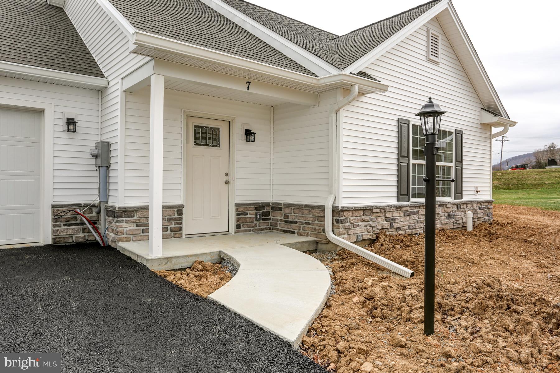 LAUREL ESTATES - Residential