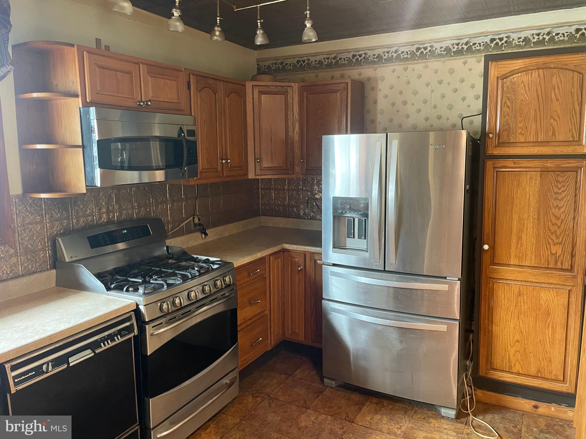 FOX CHASE - Residential Income