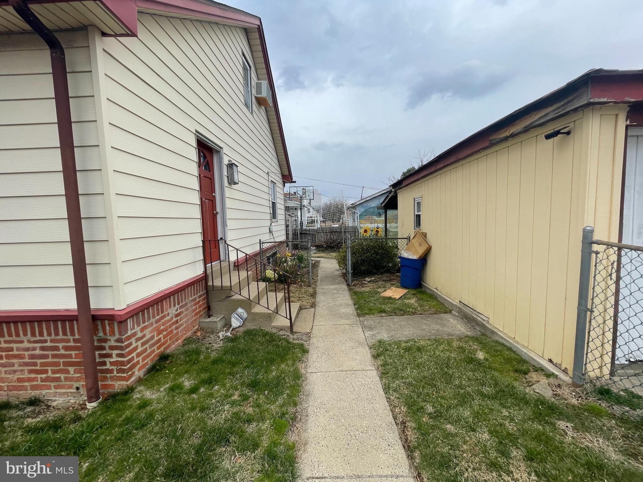 FOX CHASE - Residential Income