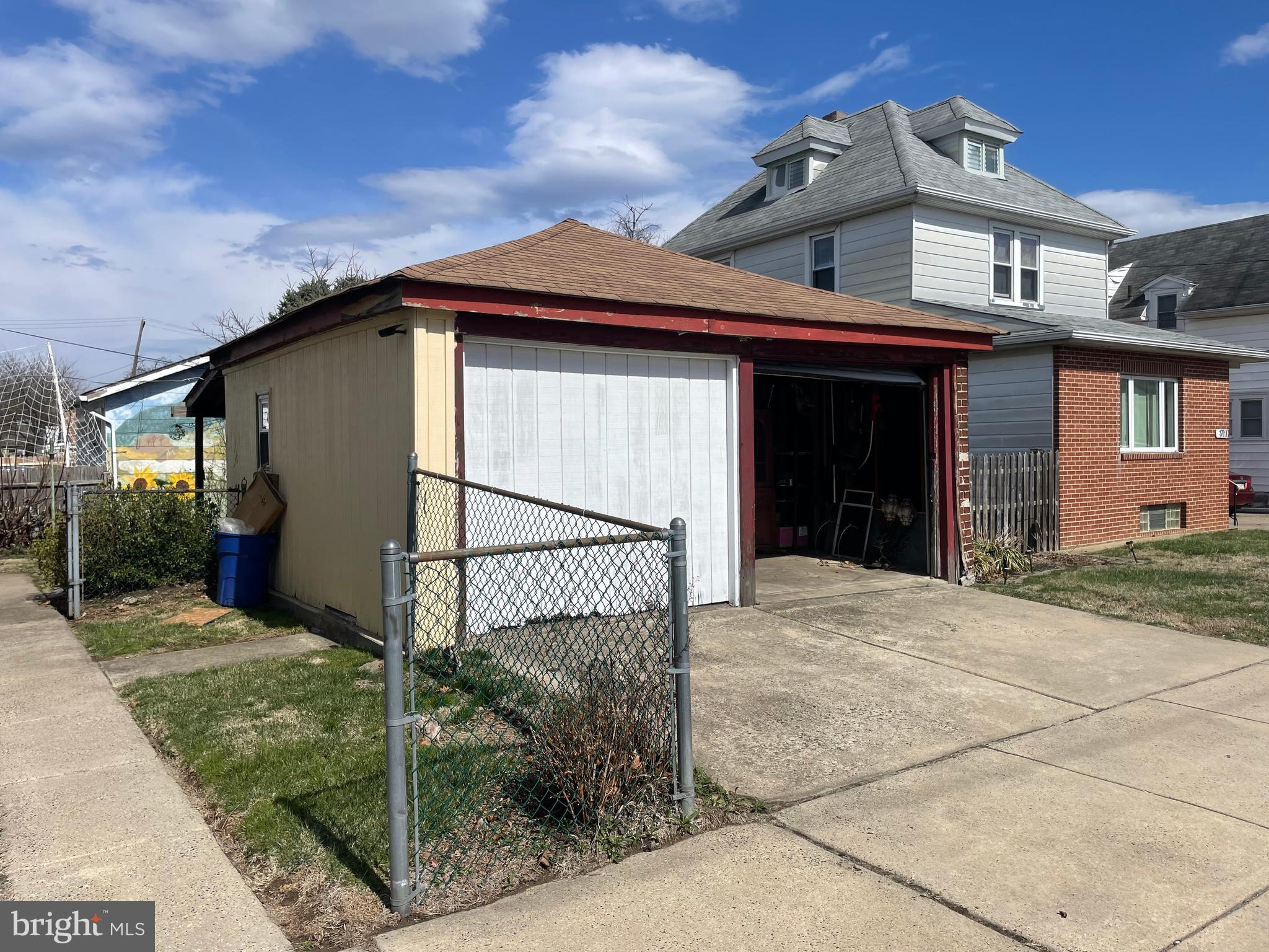 FOX CHASE - Residential Income