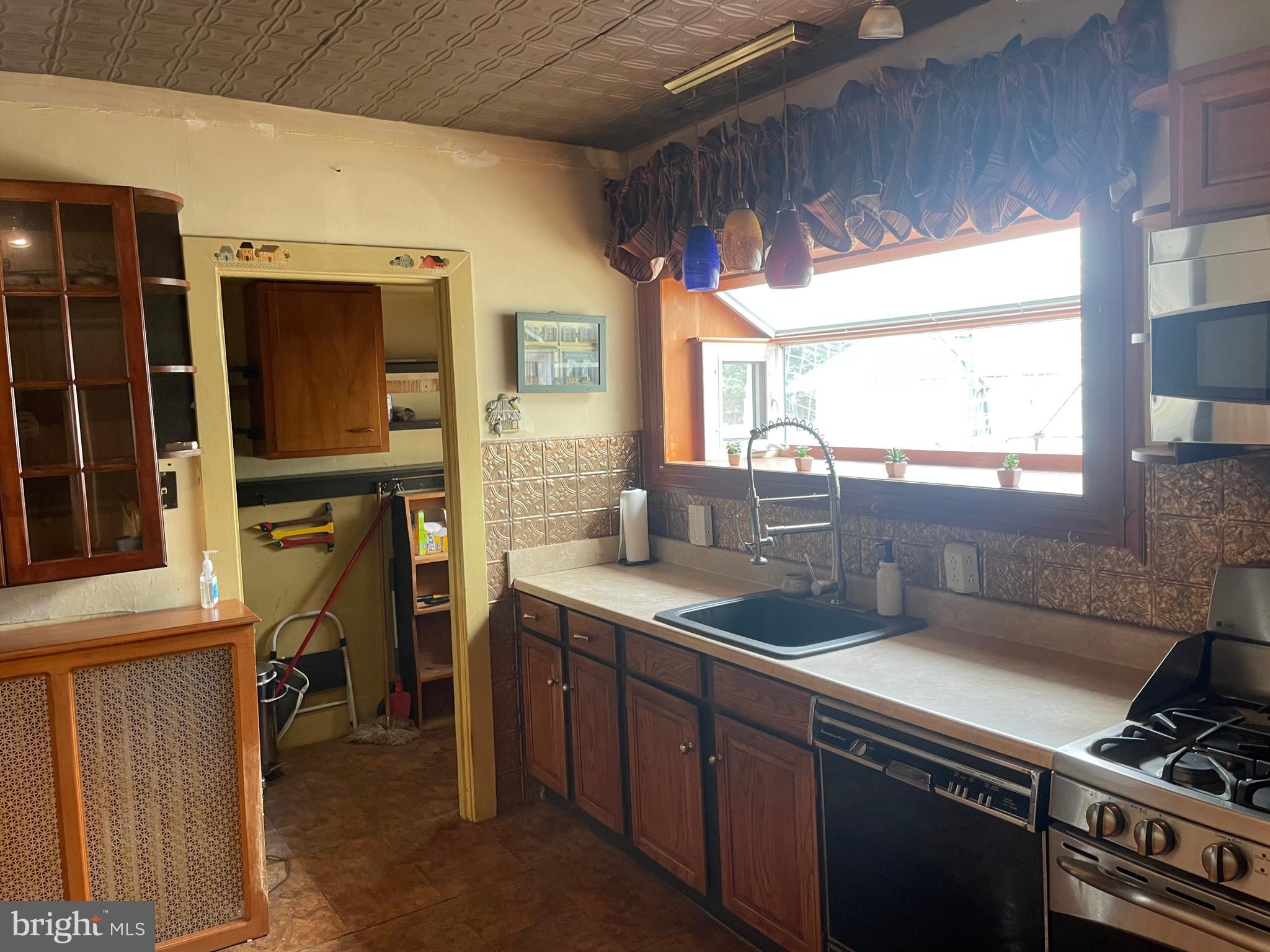 FOX CHASE - Residential Income