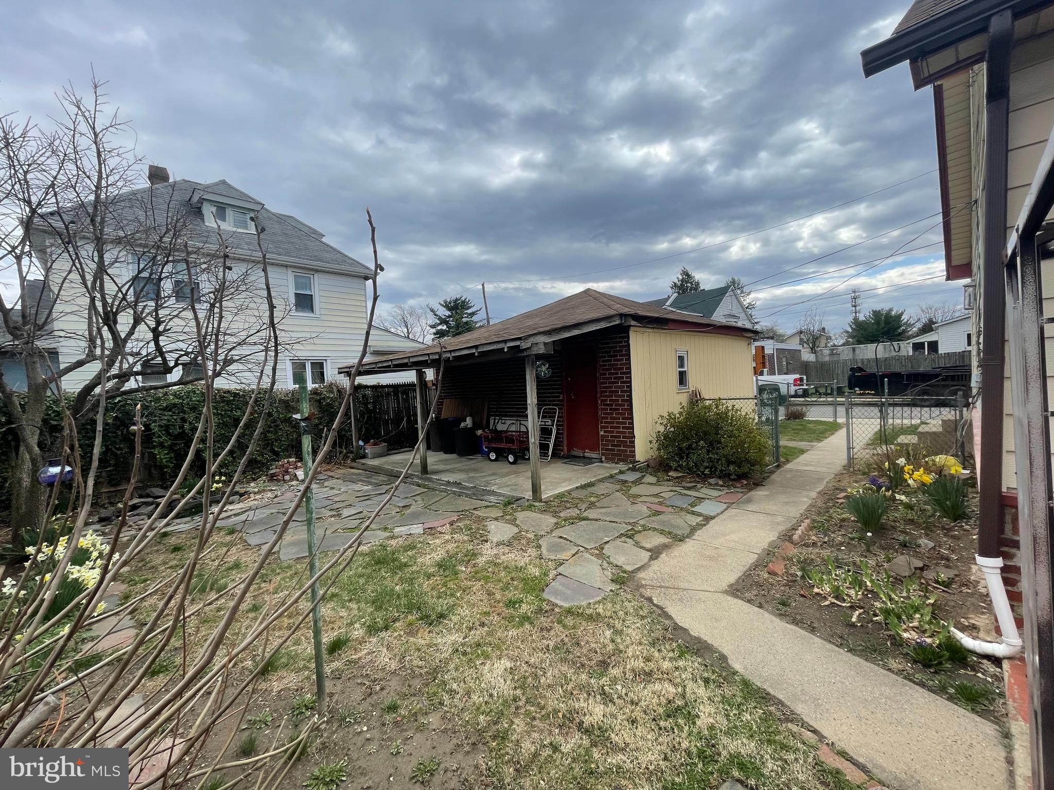 FOX CHASE - Residential Income