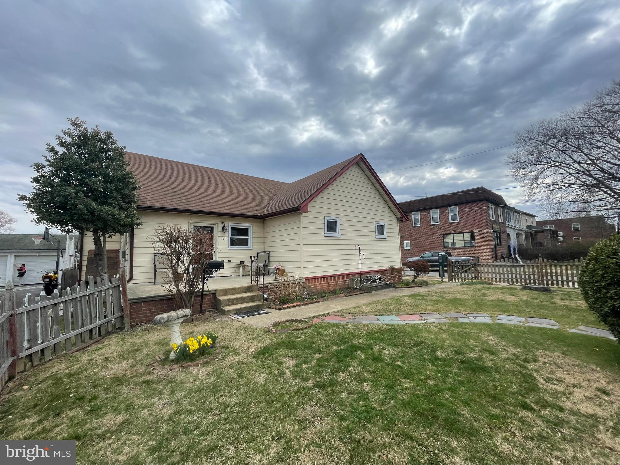 FOX CHASE - Residential Income