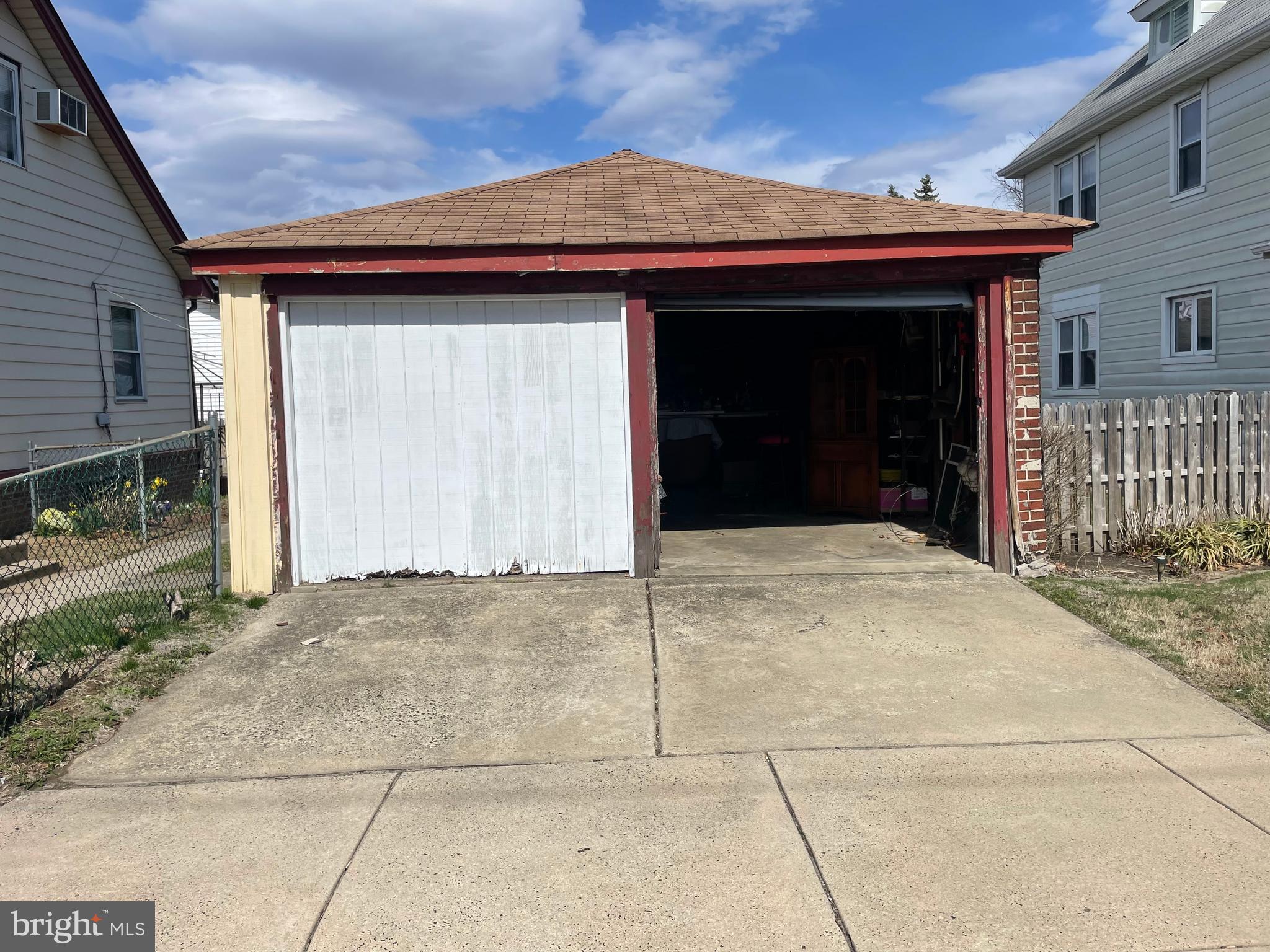 FOX CHASE - Residential Income