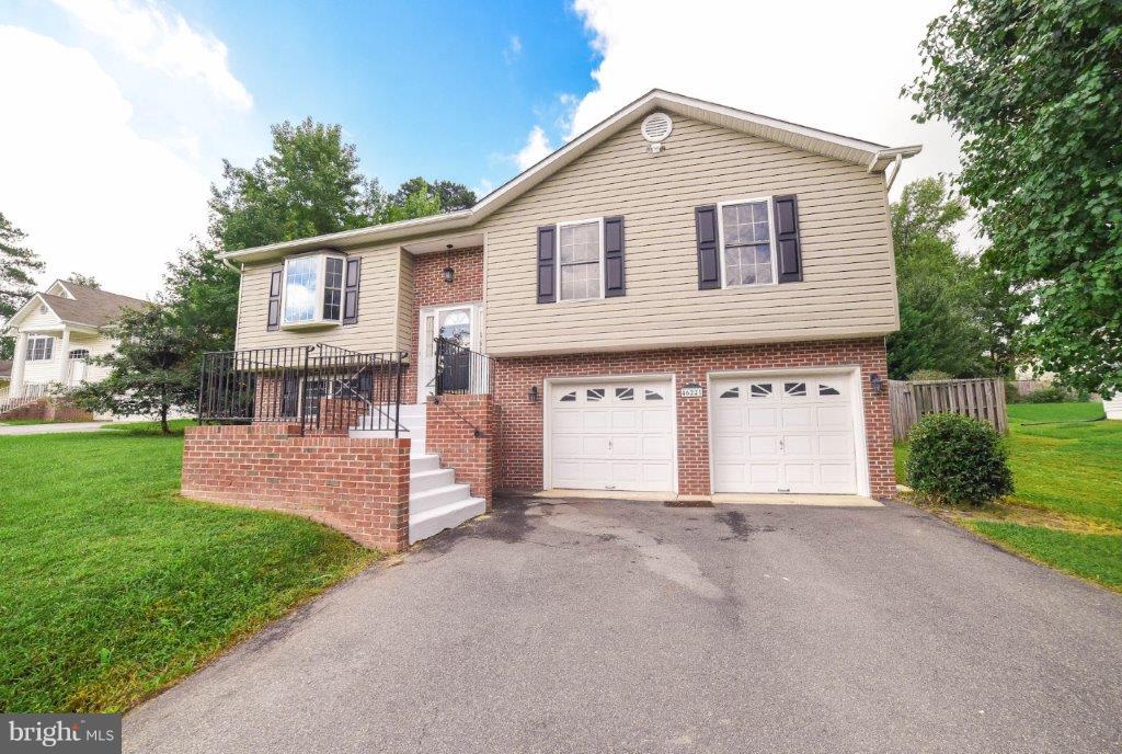 RUE WOODS SUBDIVISION - Residential Lease