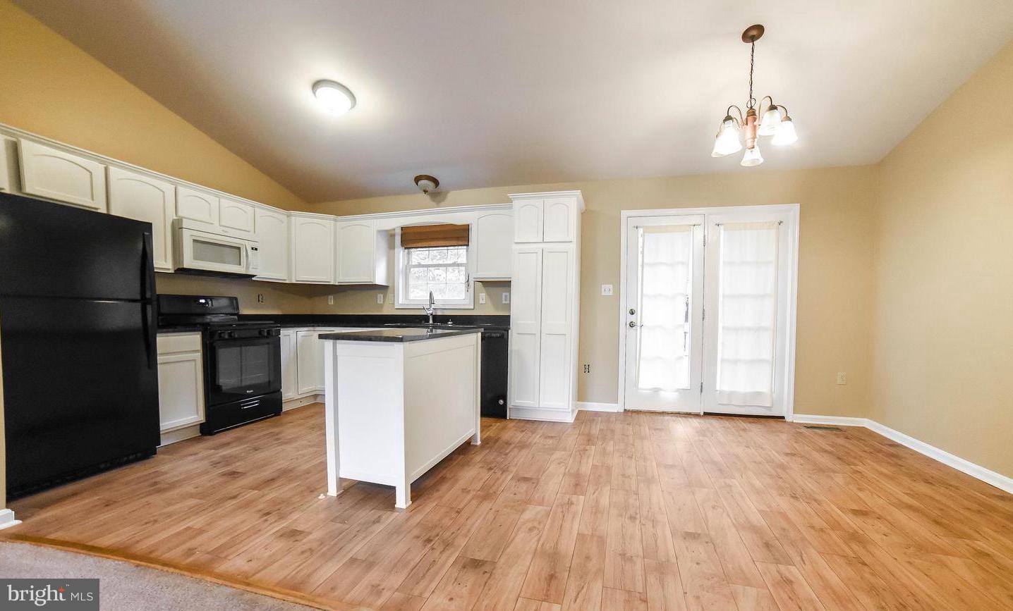 RUE WOODS SUBDIVISION - Residential Lease