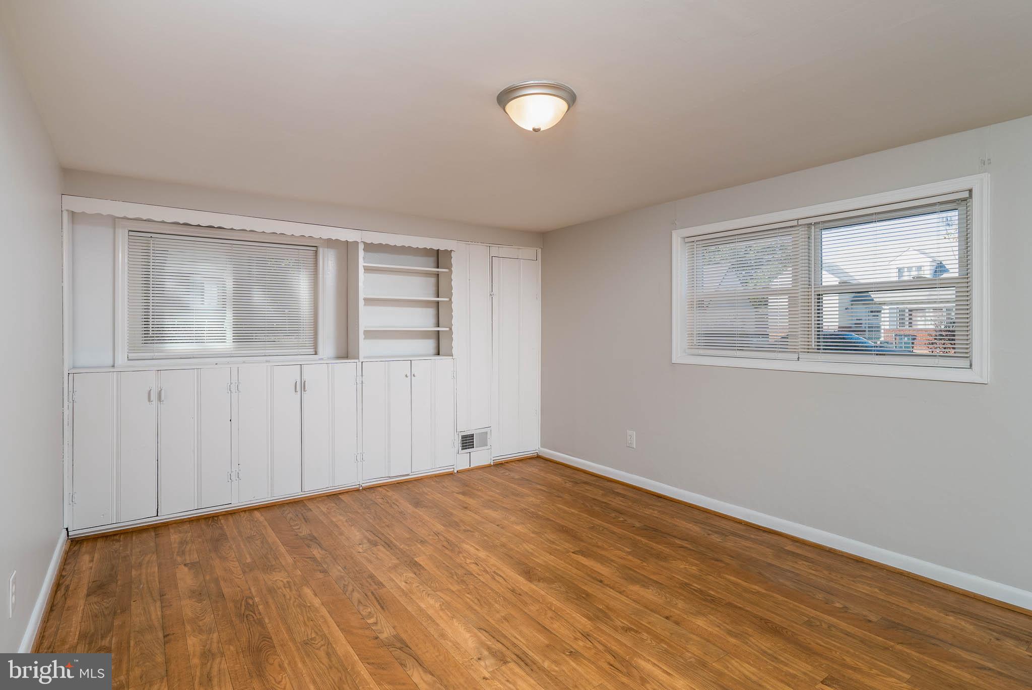 HYATTSVILLE - Residential