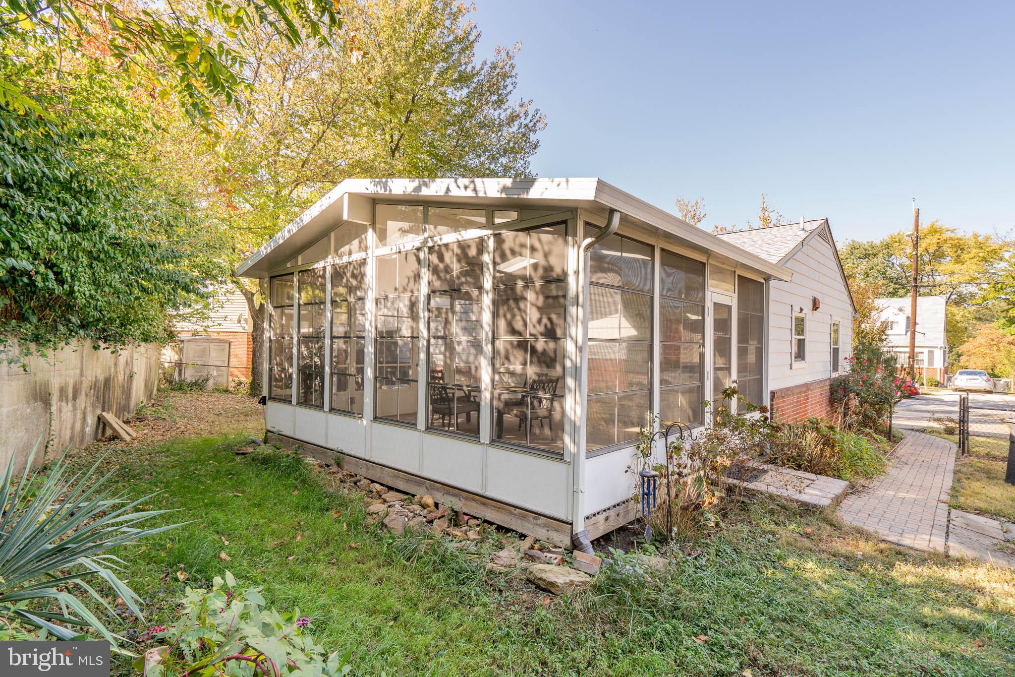 HYATTSVILLE - Residential