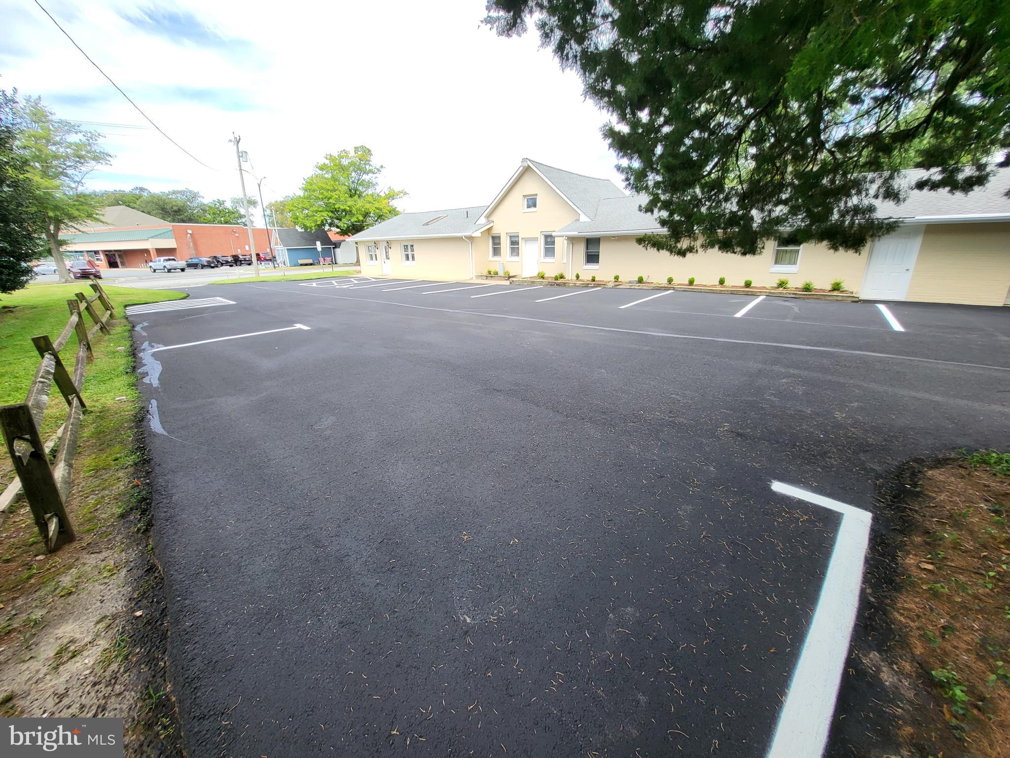 EASTON - Commercial Sale