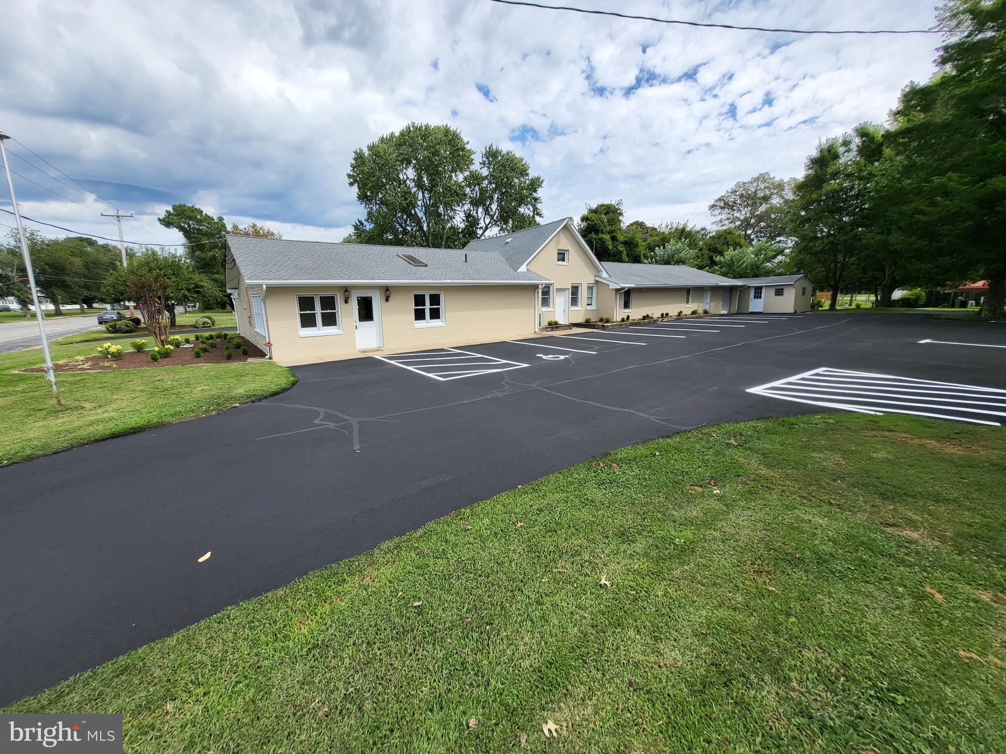 EASTON - Commercial Sale