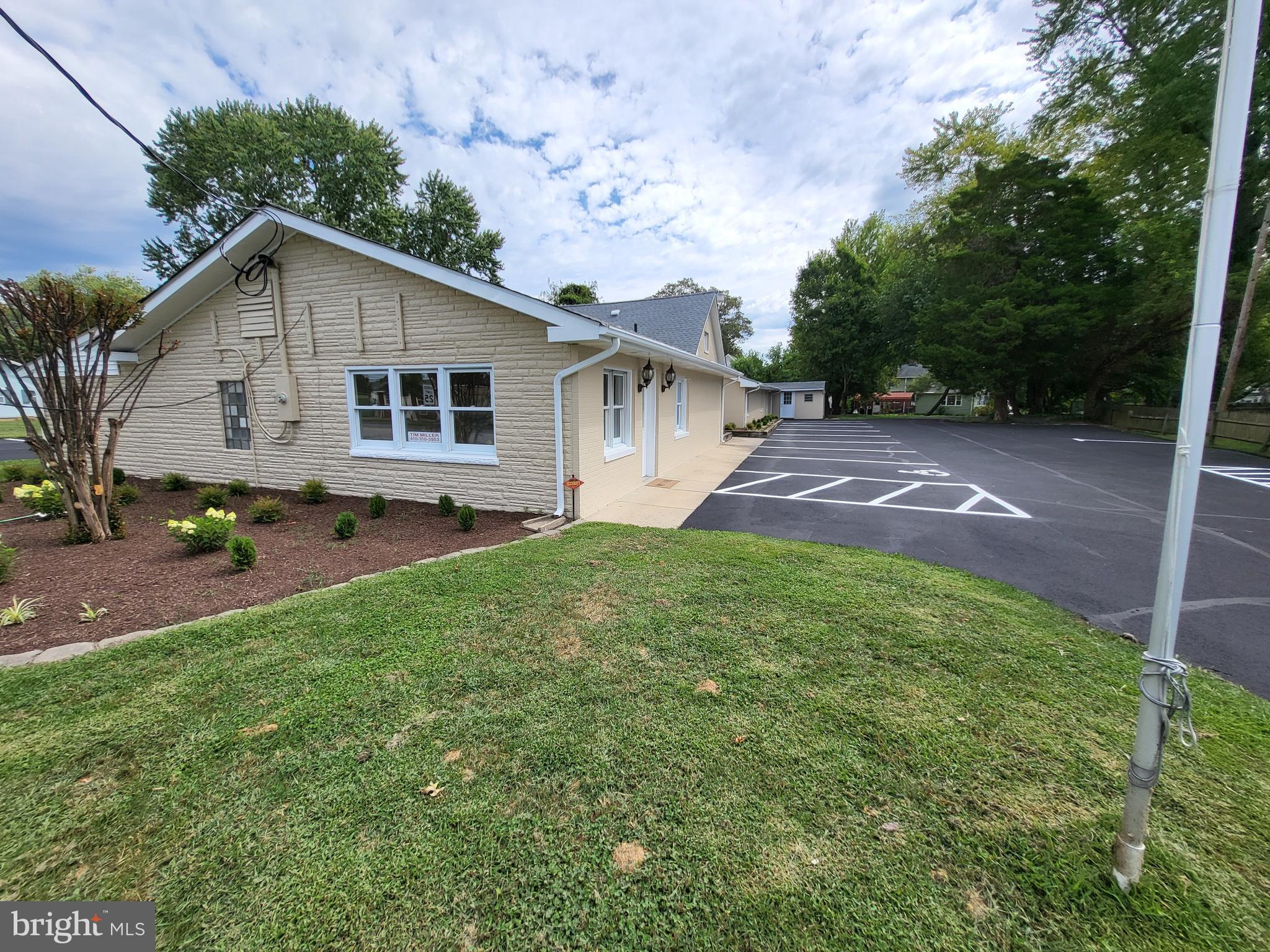 EASTON - Commercial Sale