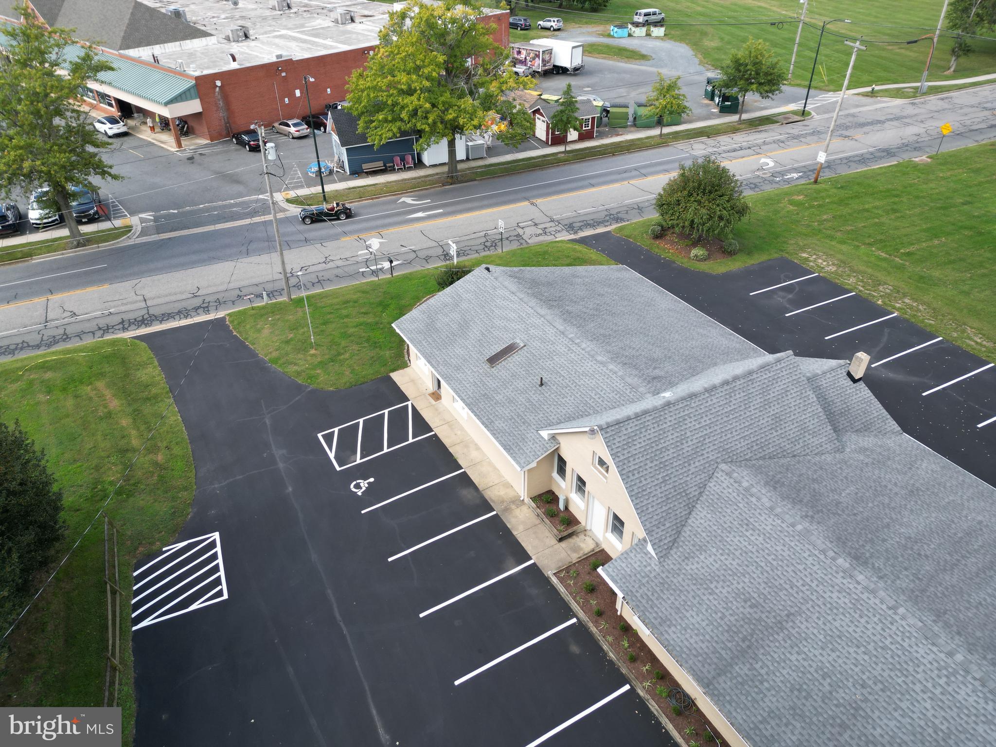 EASTON - Commercial Sale