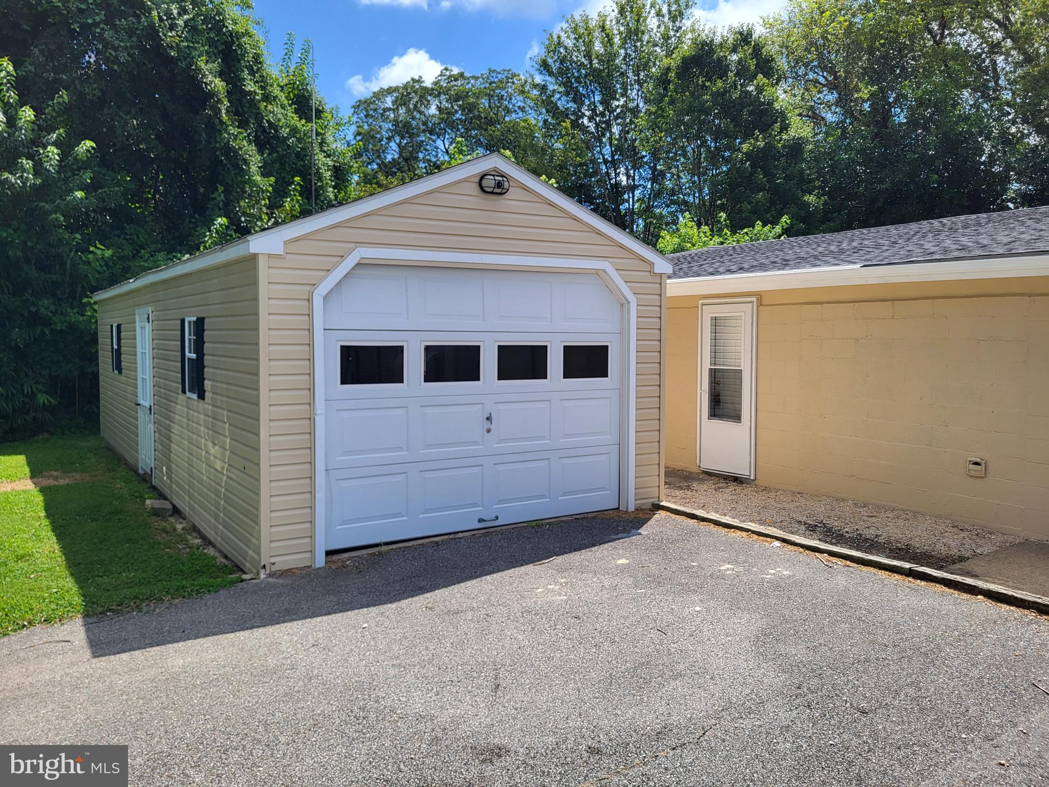 EASTON - Commercial Sale