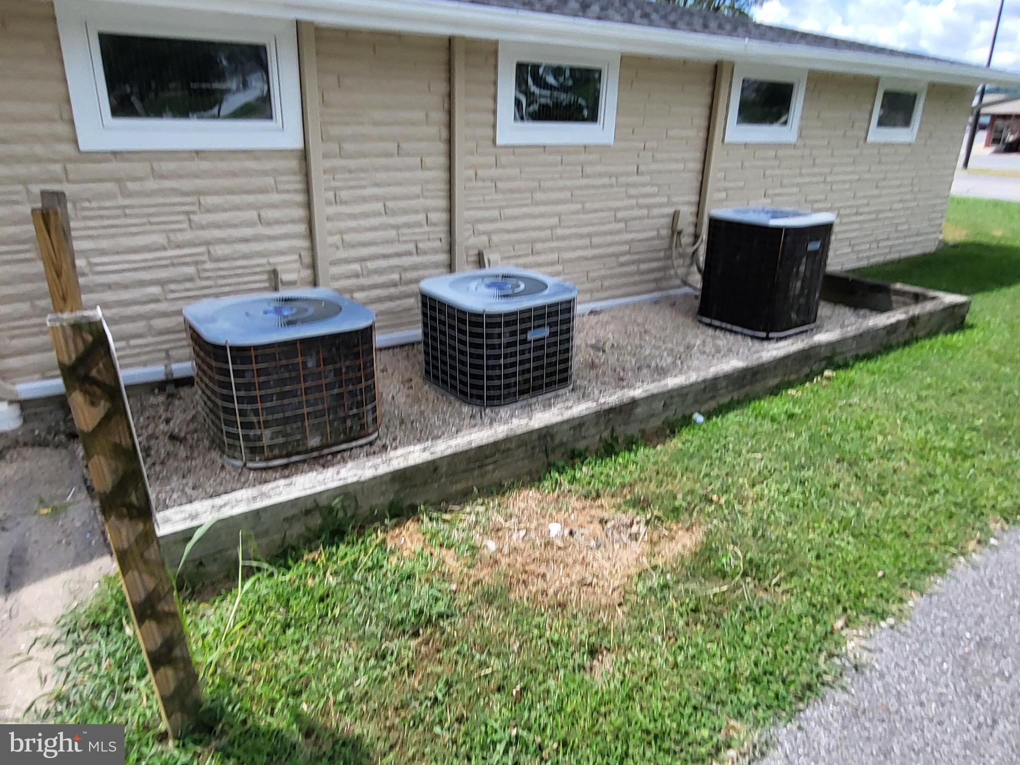 EASTON - Commercial Sale