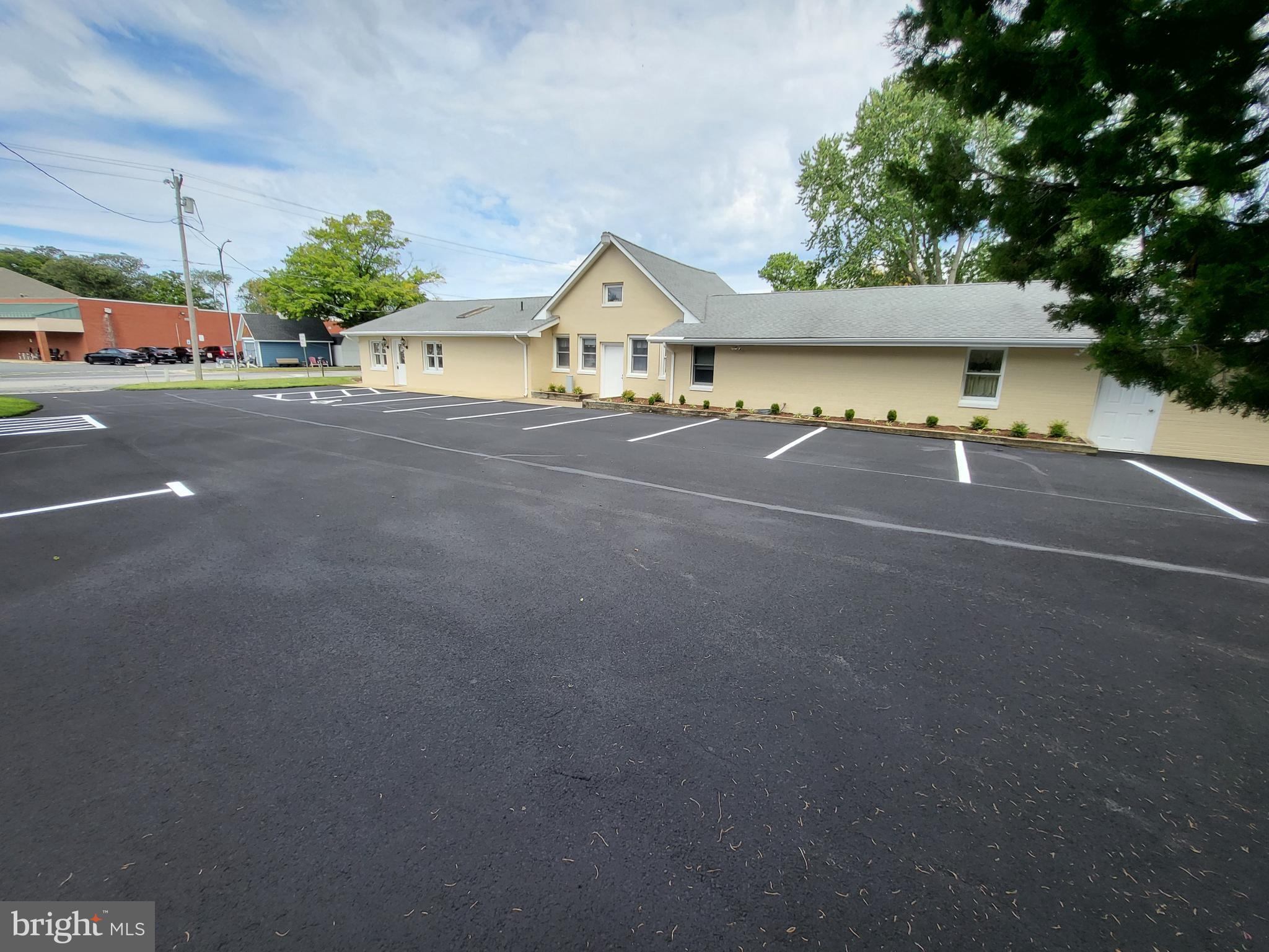 EASTON - Commercial Sale