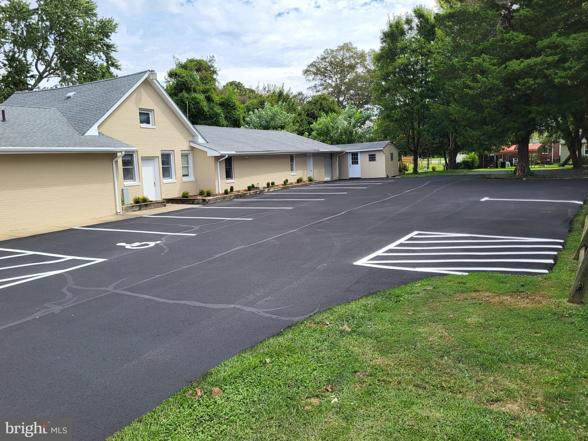 EASTON - Commercial Sale