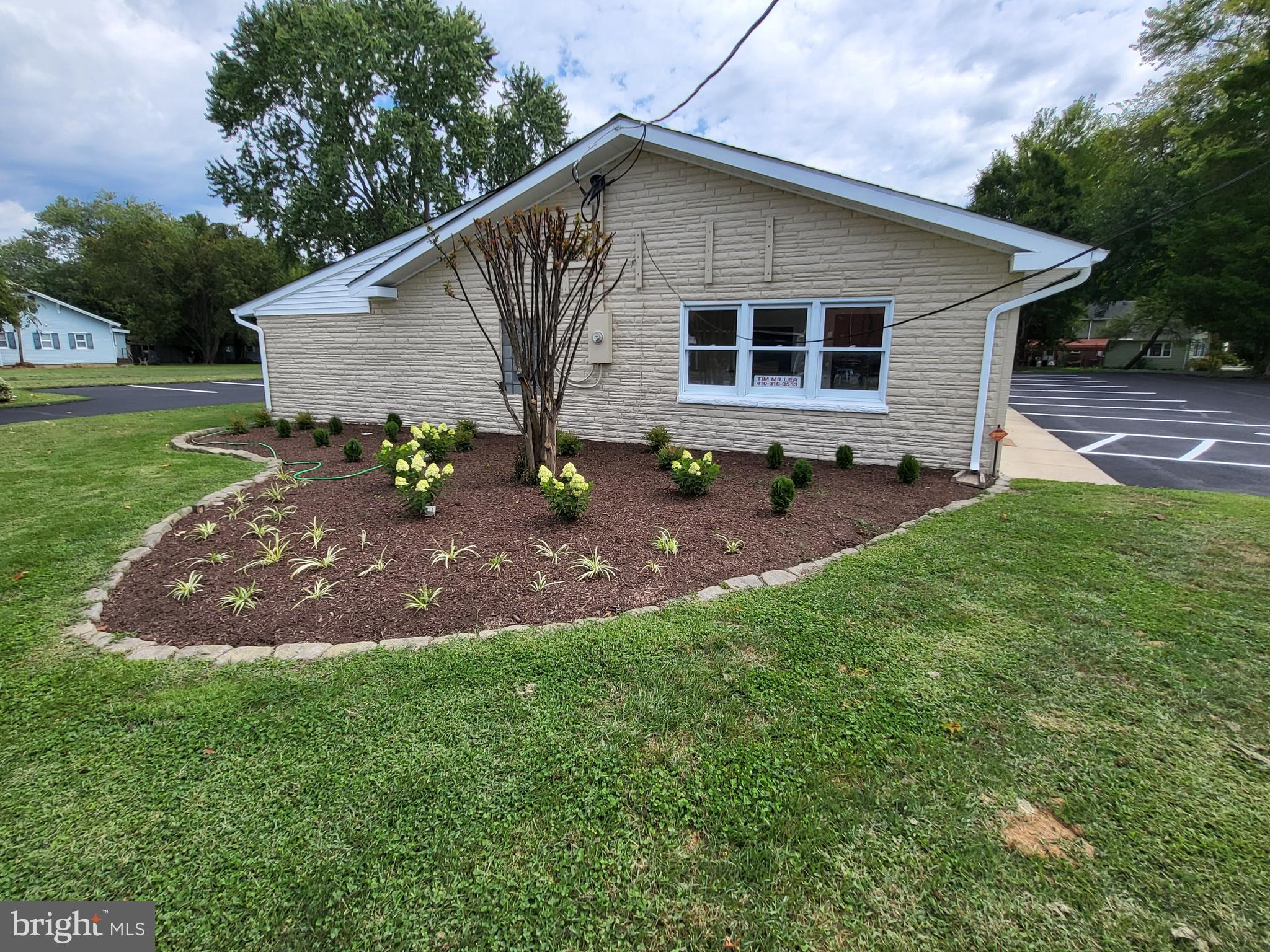 EASTON - Commercial Sale