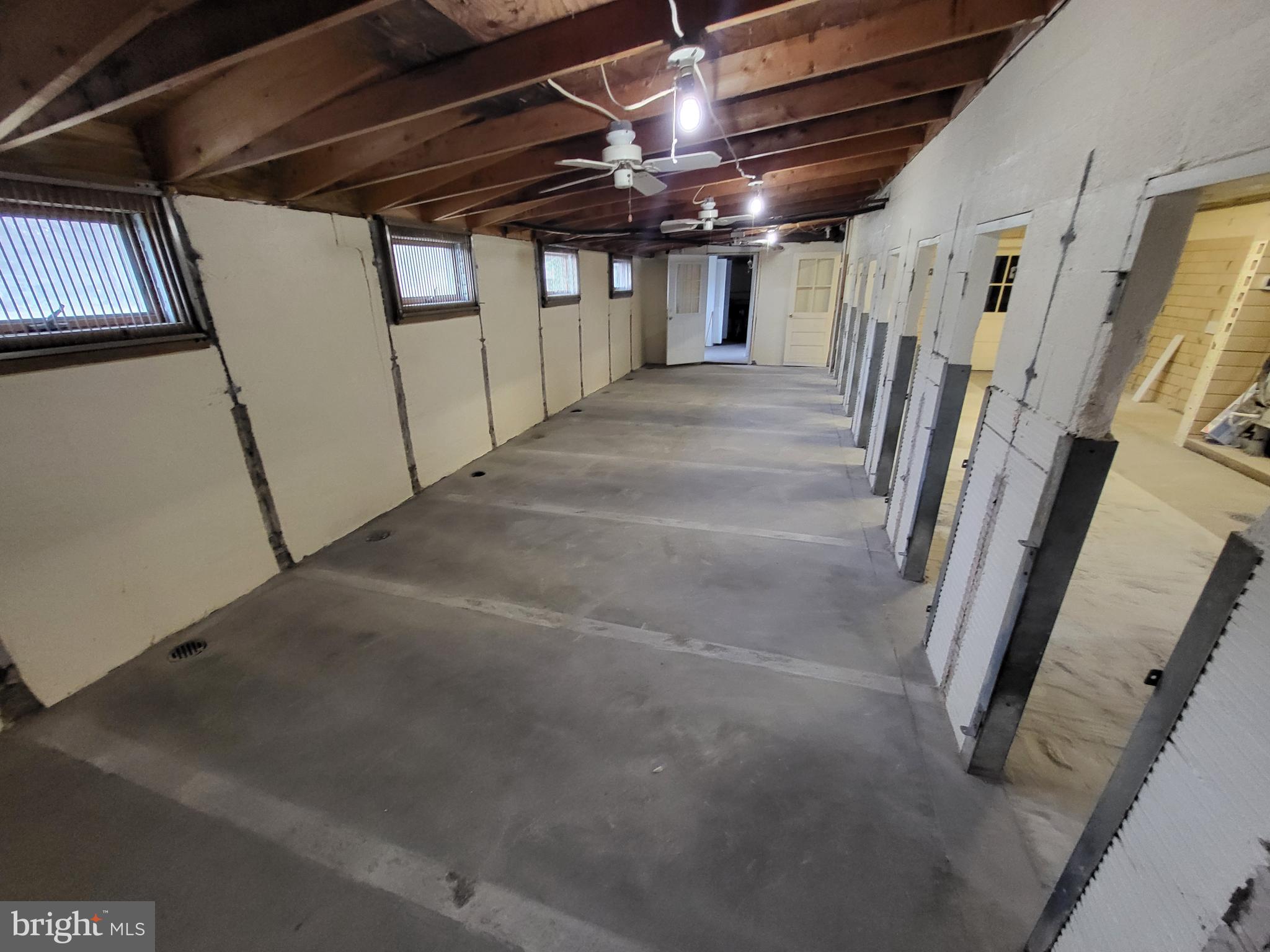 EASTON - Commercial Sale