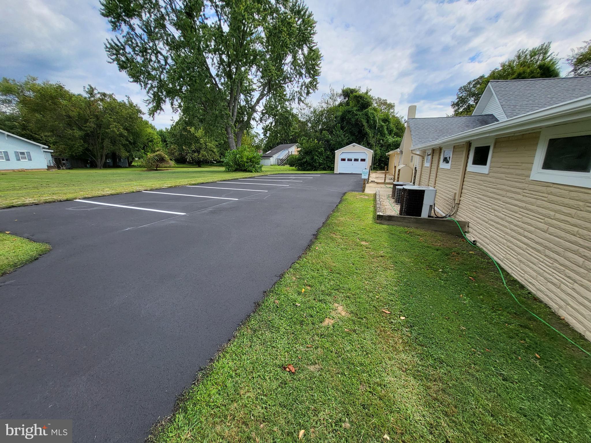 EASTON - Commercial Sale