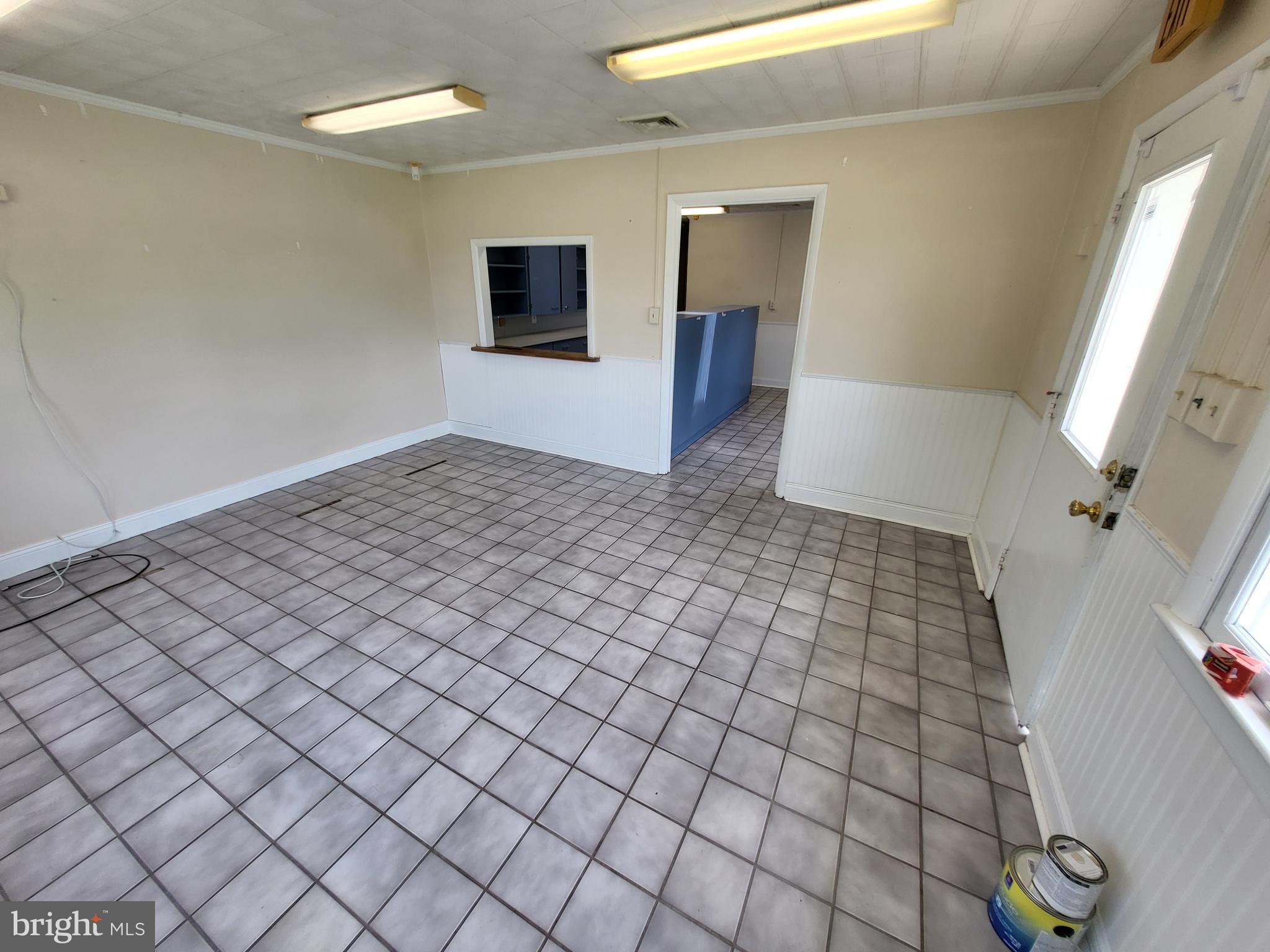 EASTON - Commercial Sale