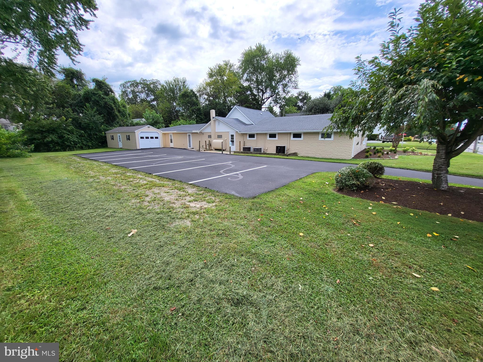 EASTON - Commercial Sale