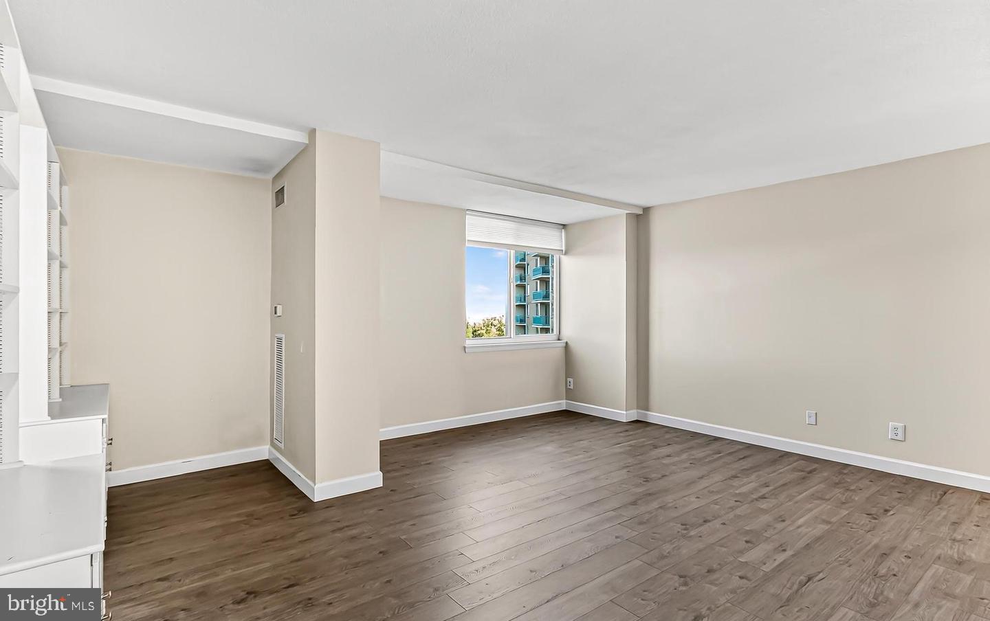 501 SLATERS LANE 513