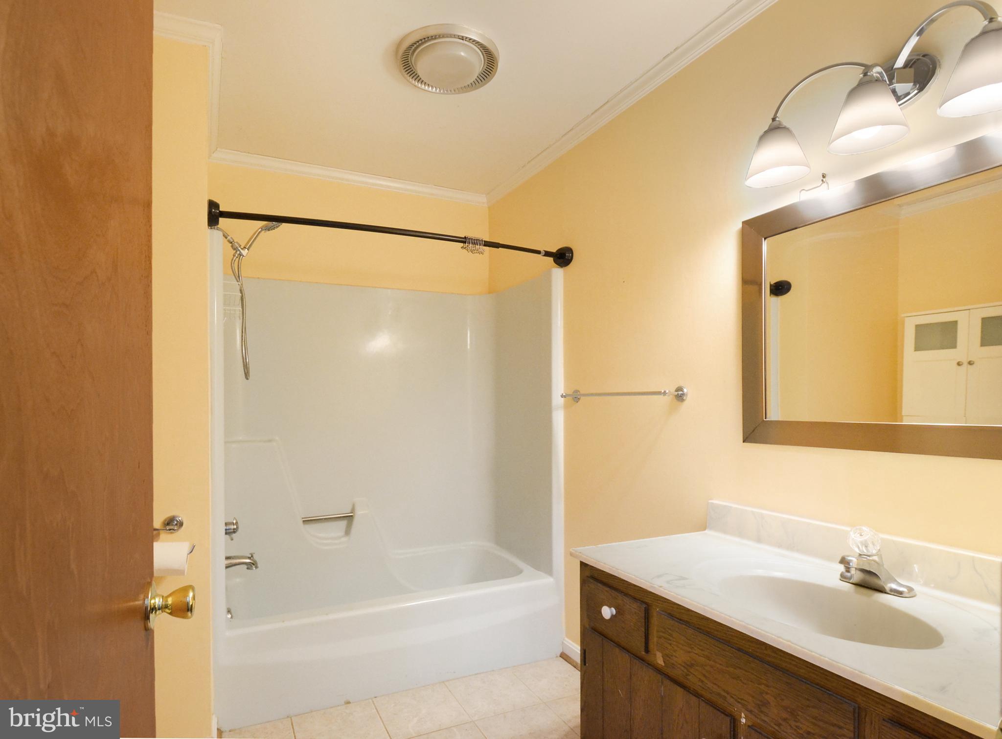 DRUM POINT - Residential Lease