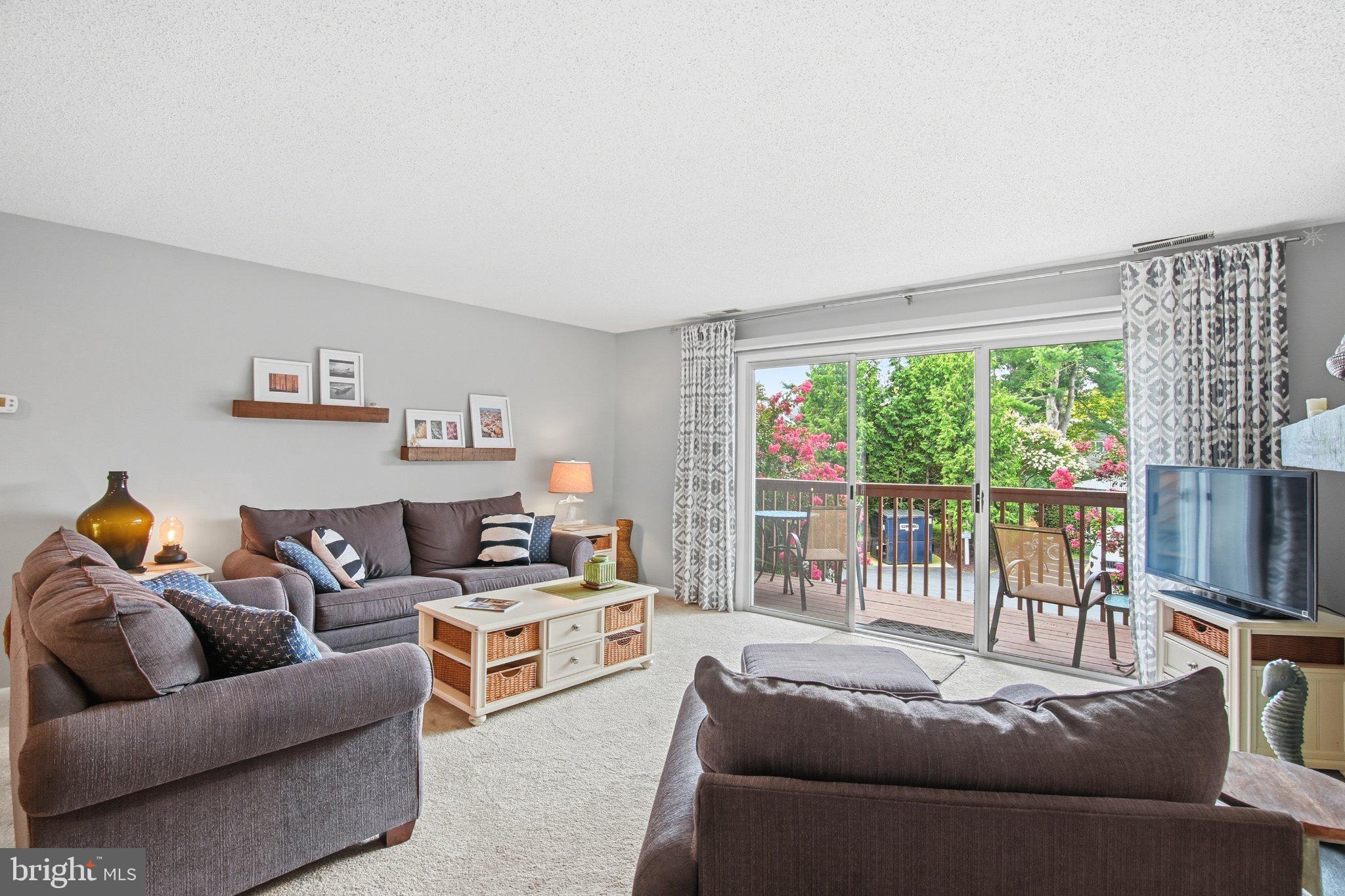 250 SEA EAGLE DRIVE 8