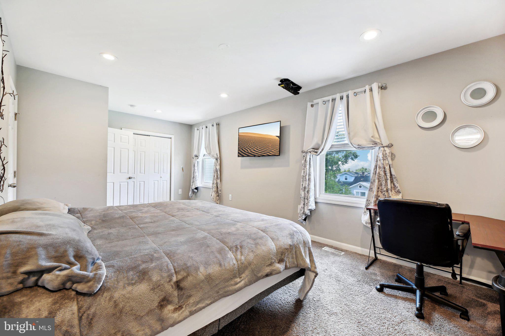 BALTIMORE HIGHLANDS - Residential