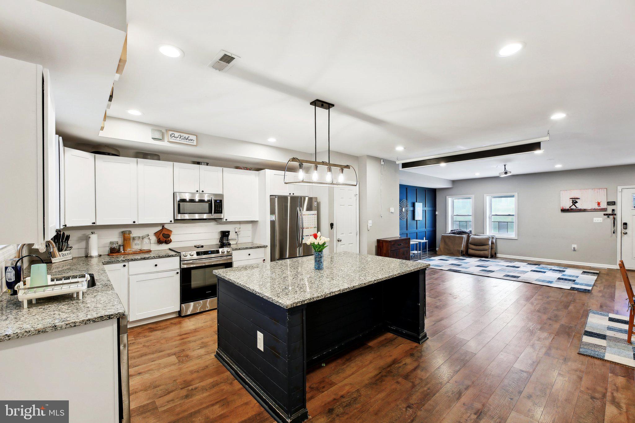 BALTIMORE HIGHLANDS - Residential