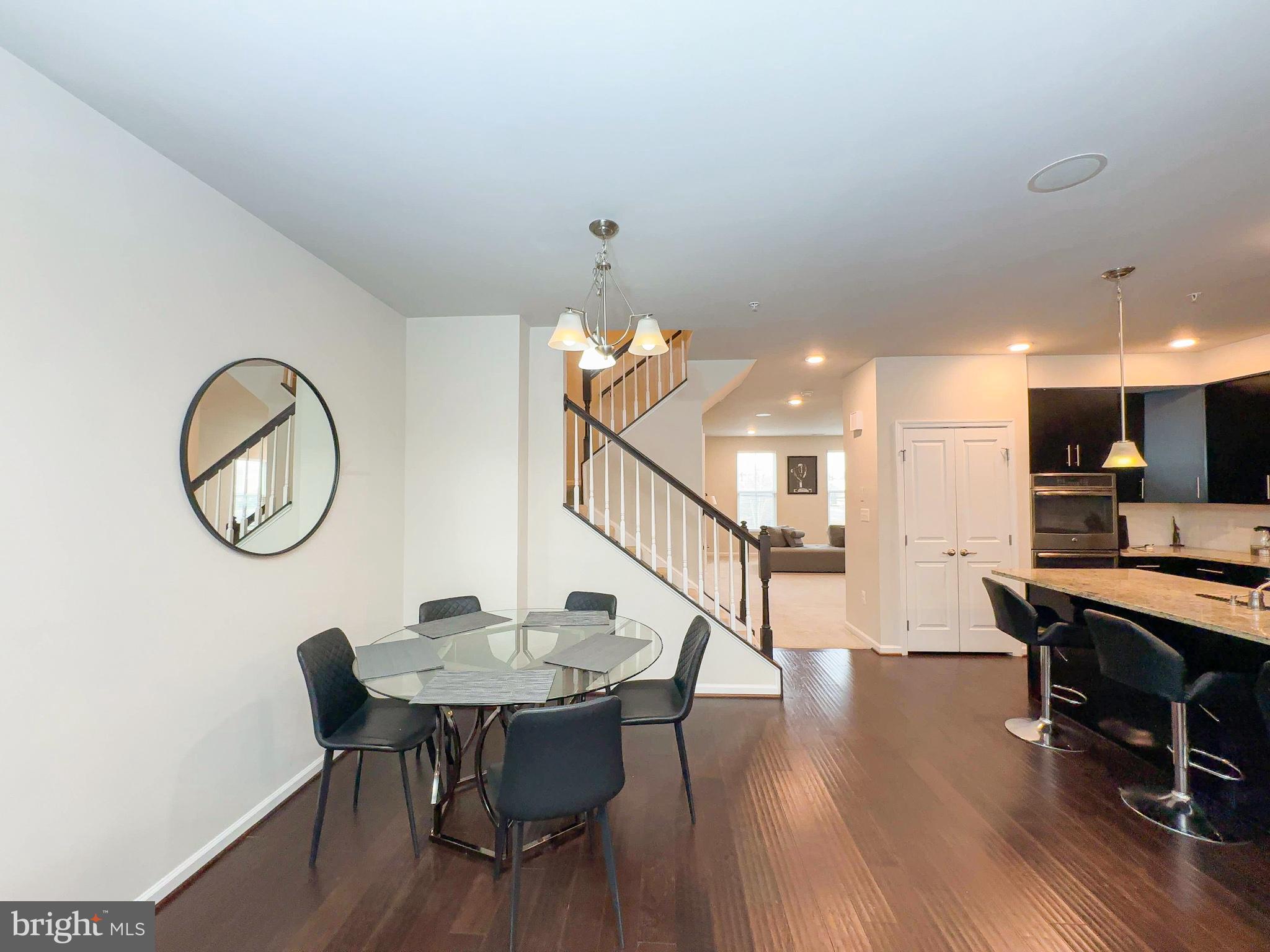 EDITORS PARK - Residential Lease