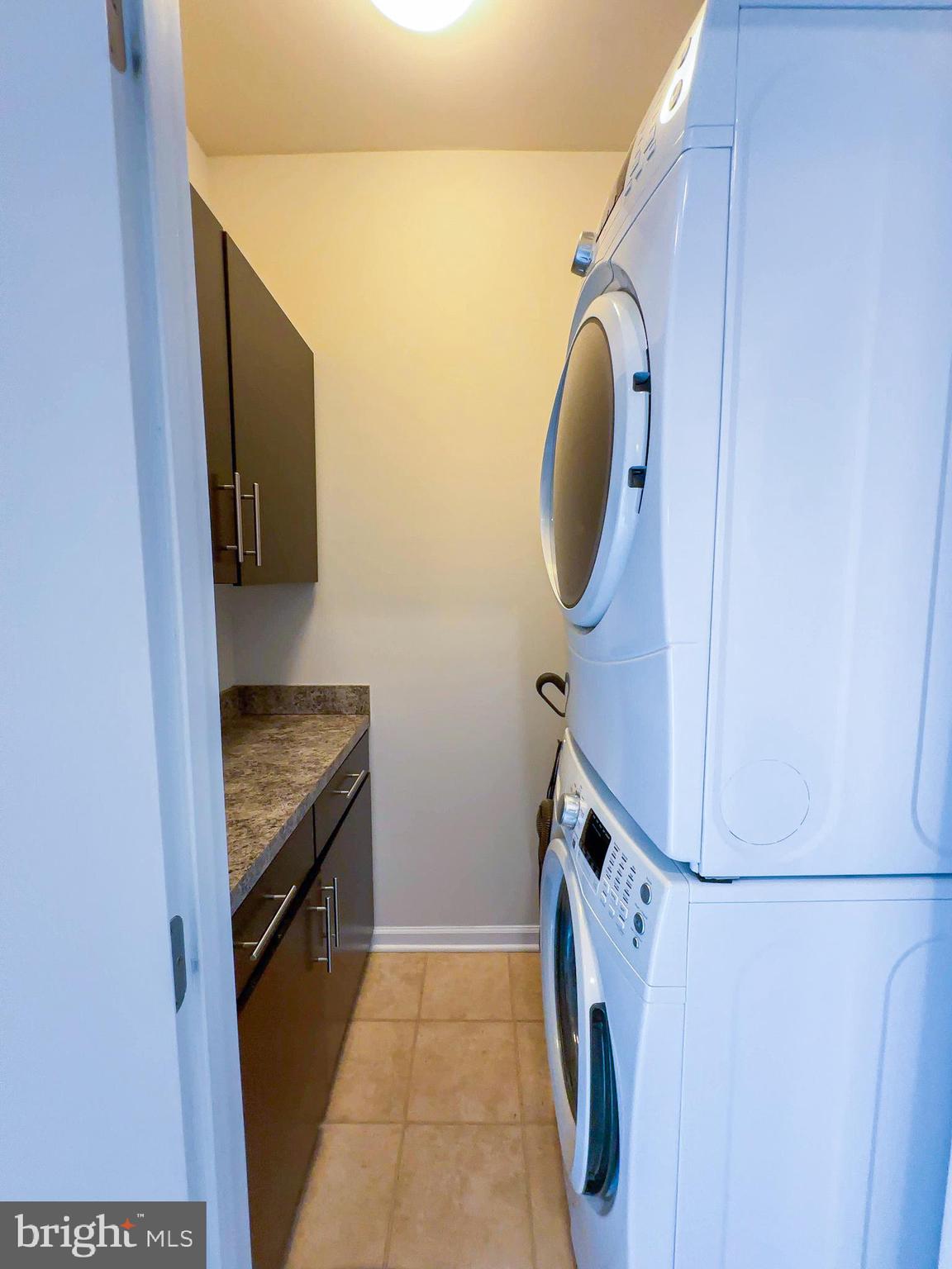 EDITORS PARK - Residential Lease