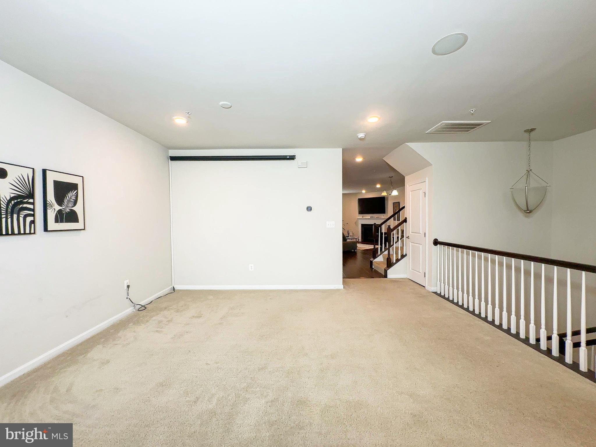 EDITORS PARK - Residential Lease