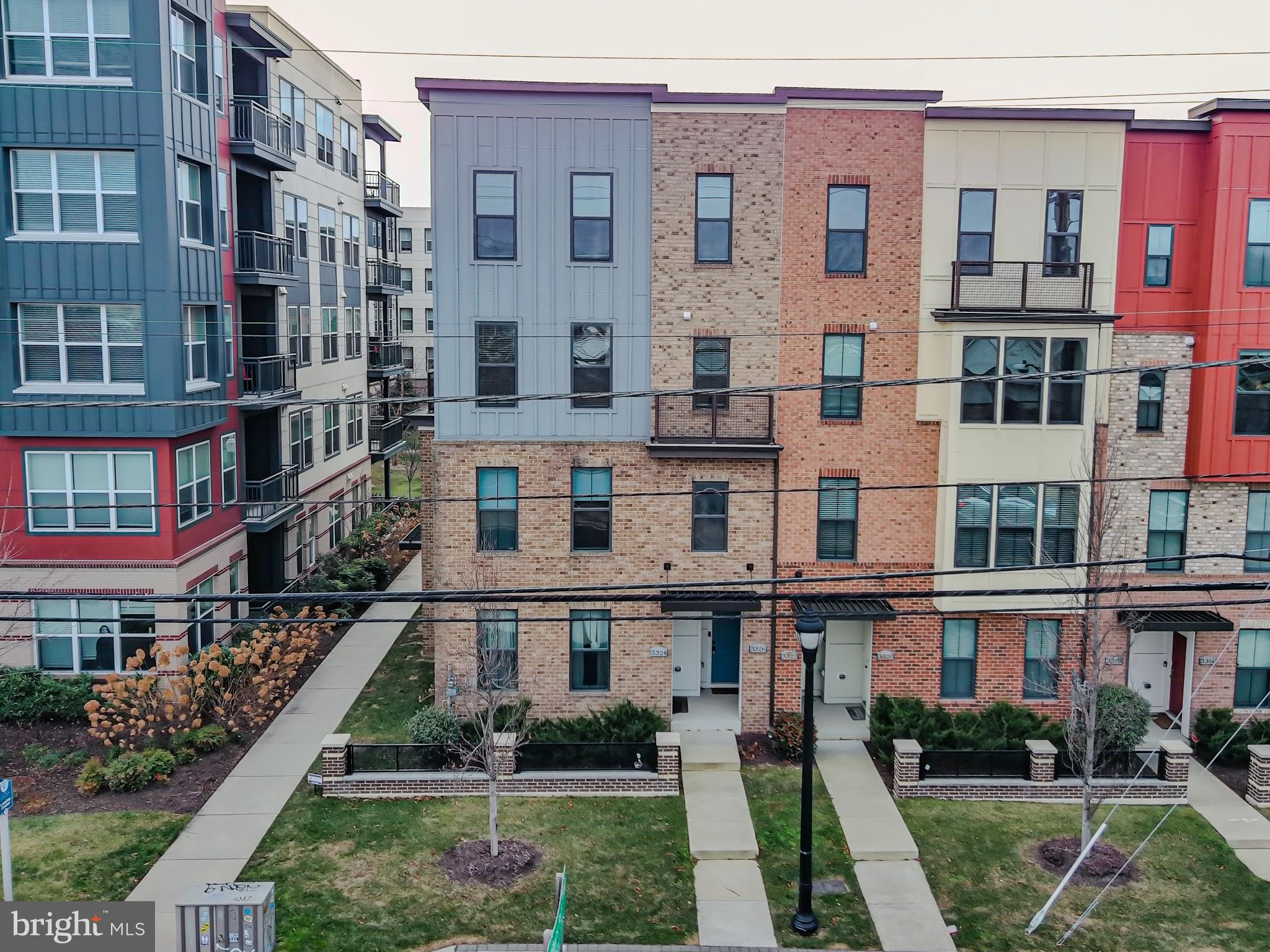 EDITORS PARK - Residential Lease