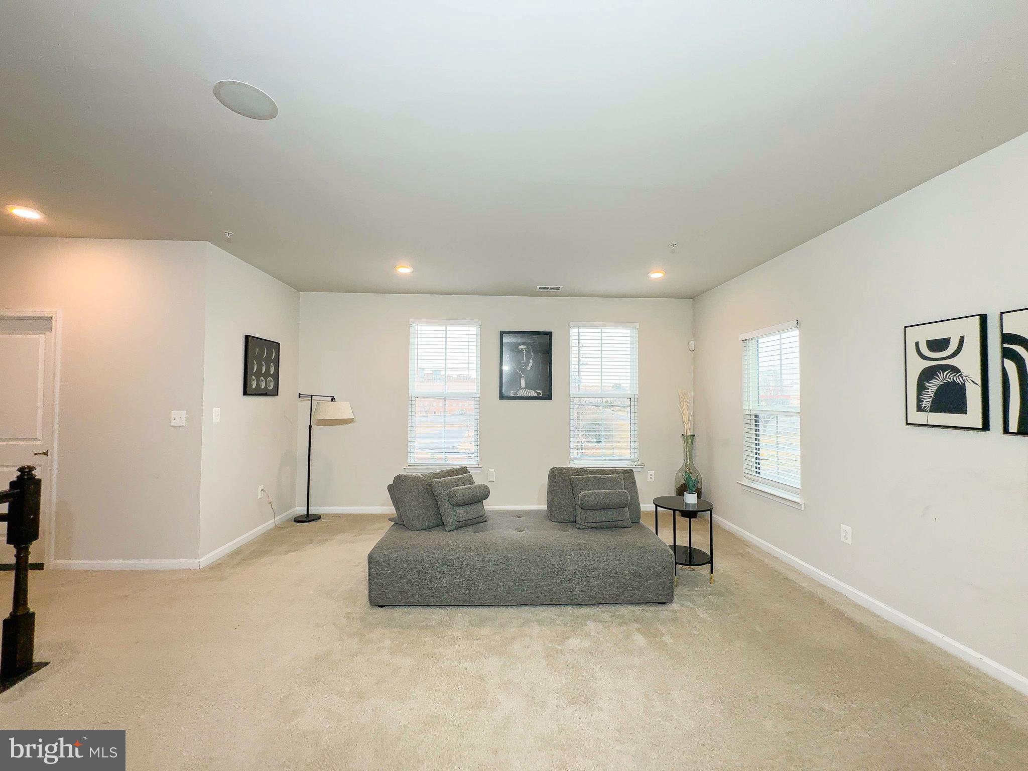 EDITORS PARK - Residential Lease