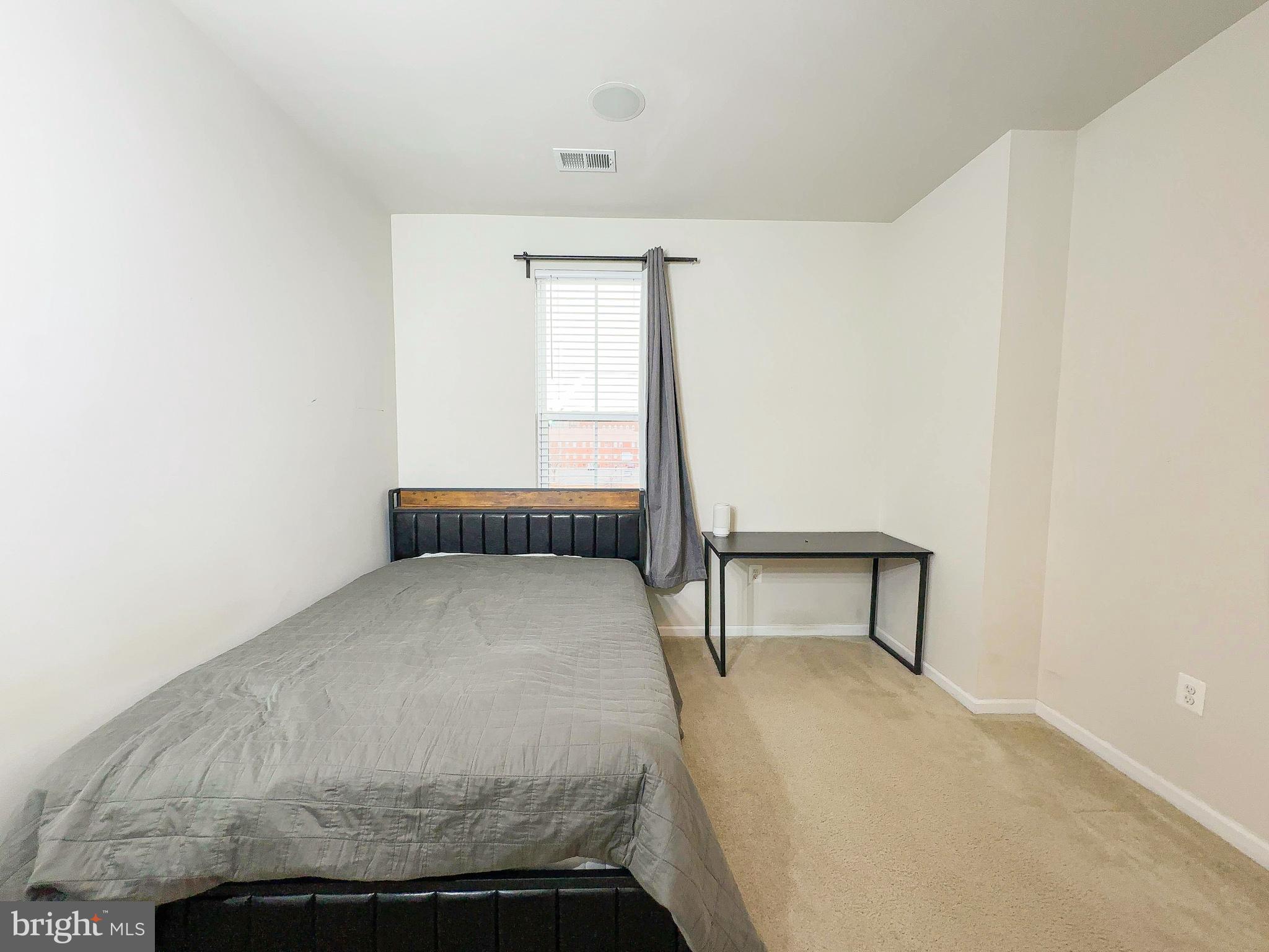 EDITORS PARK - Residential Lease