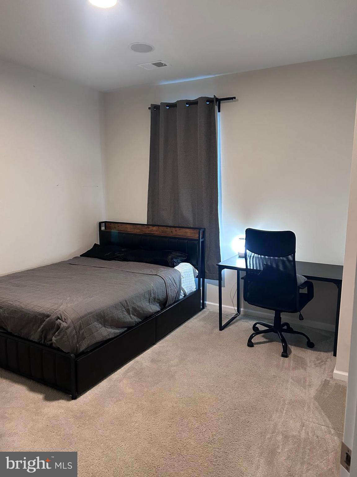 EDITORS PARK - Residential Lease