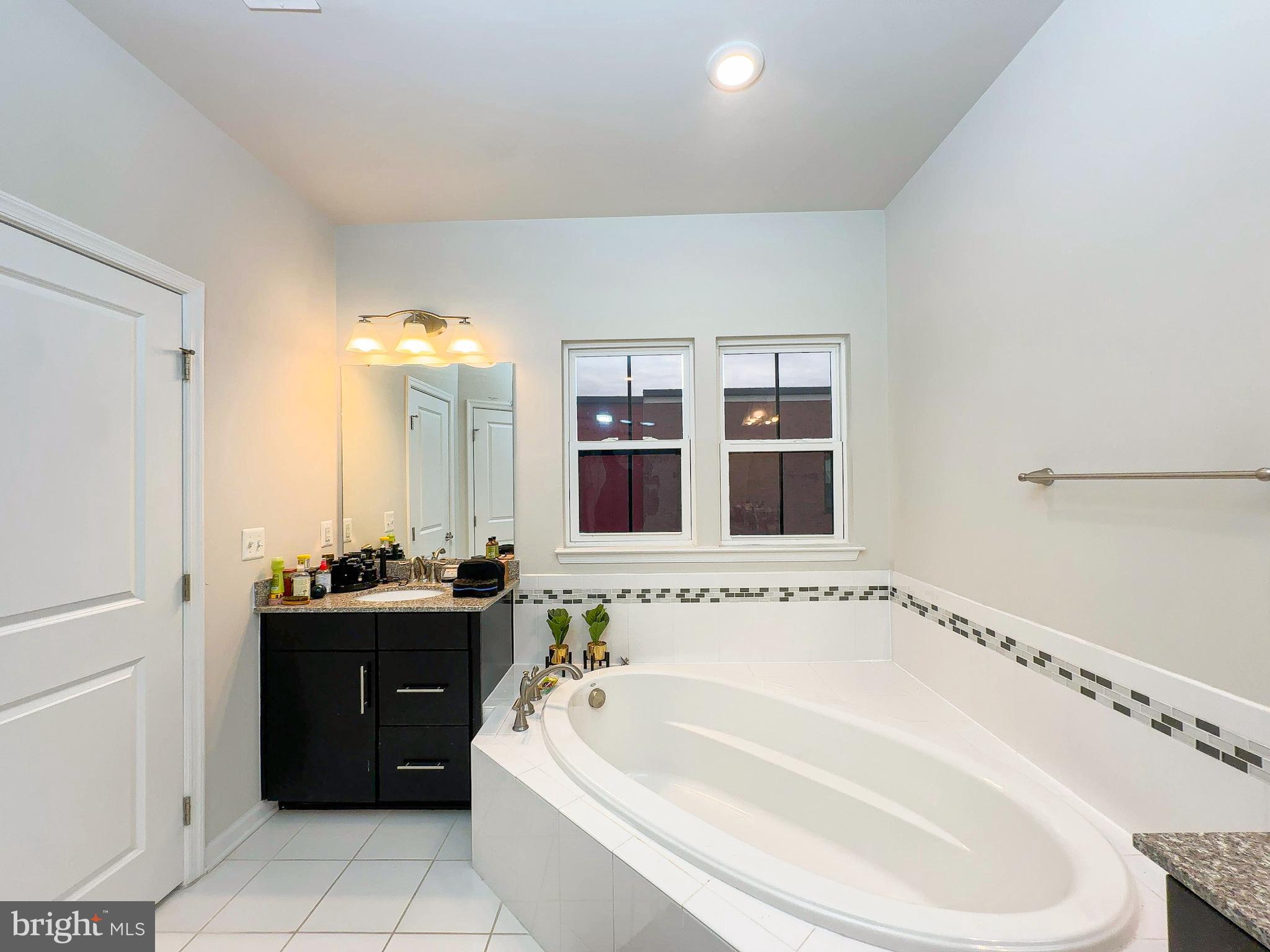 EDITORS PARK - Residential Lease