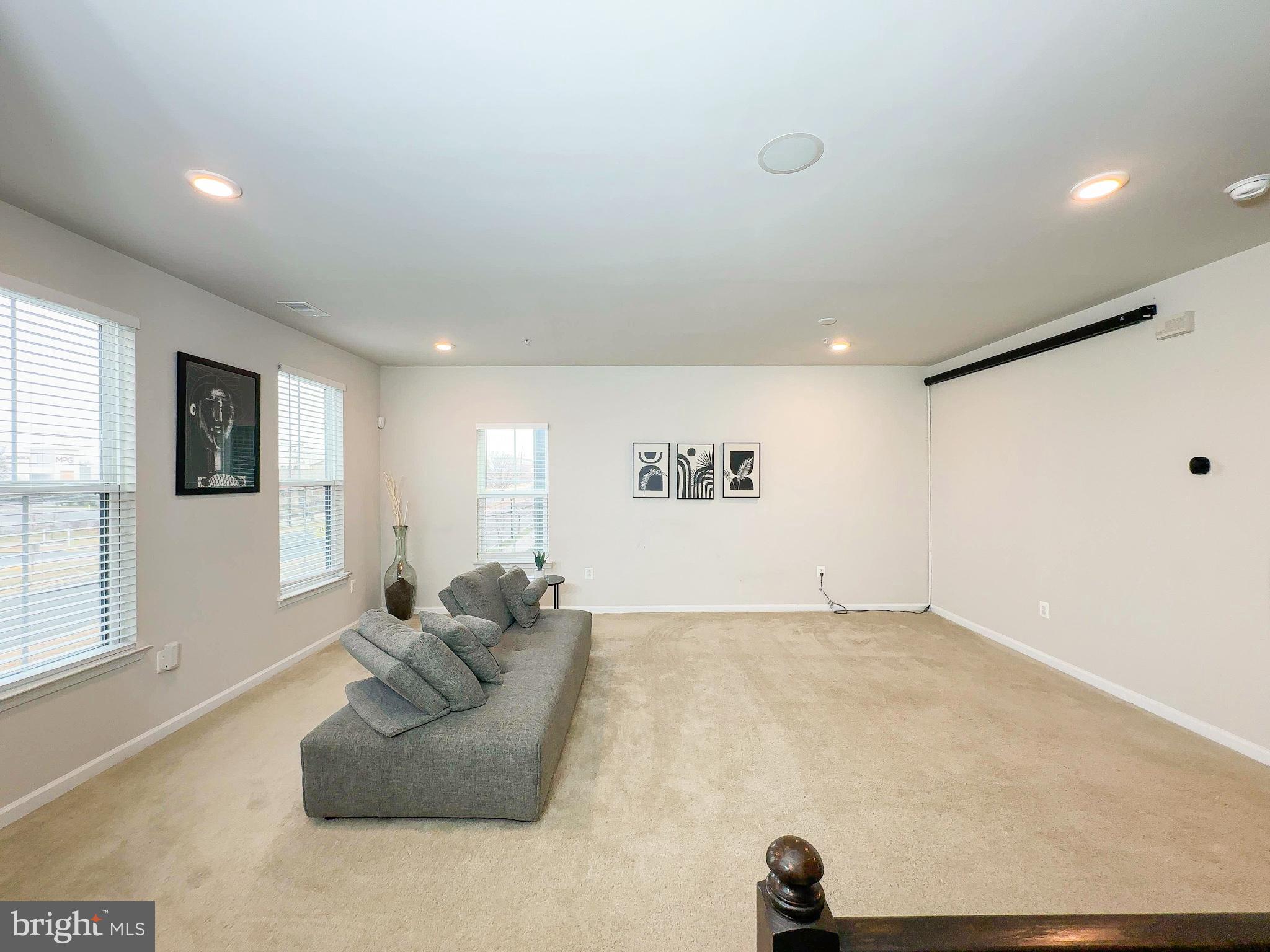 EDITORS PARK - Residential Lease