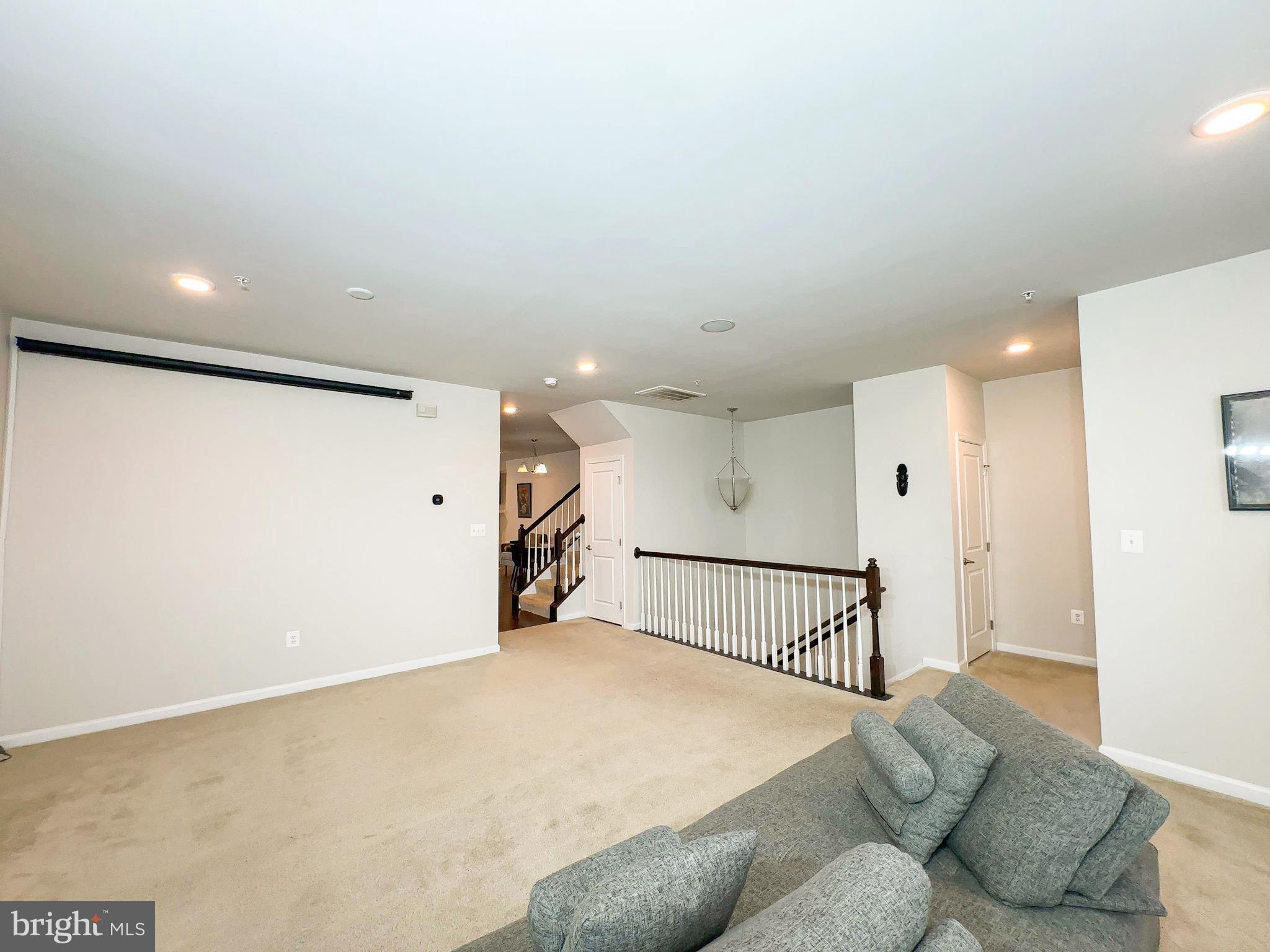 EDITORS PARK - Residential Lease