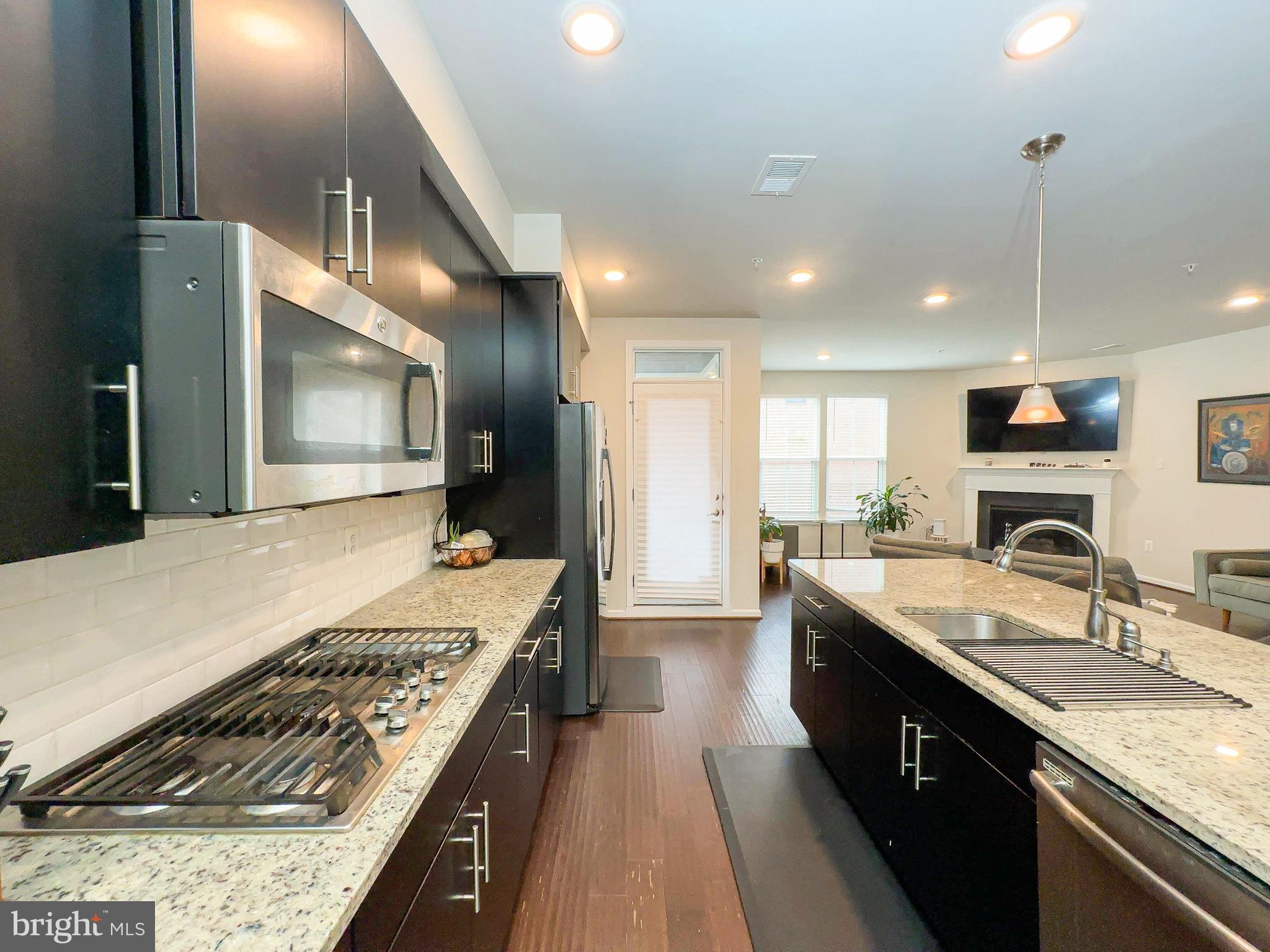 EDITORS PARK - Residential Lease