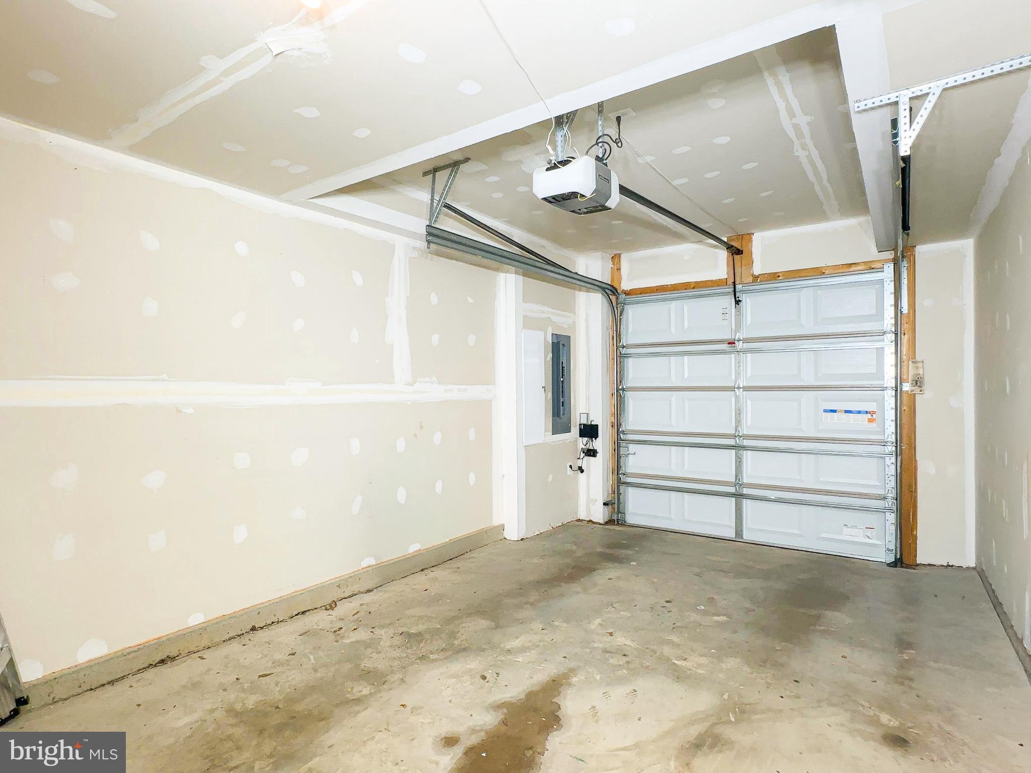 EDITORS PARK - Residential Lease